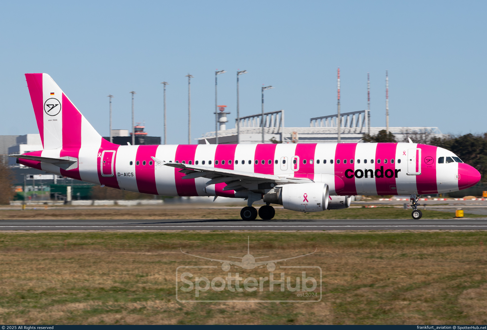 Photo of D-AICS - Airbus A320-214 operated by Condor