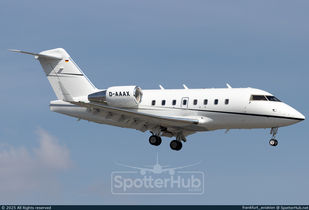 Photo of D-AAAX - Bombardier Challenger 604 operated by Air Independence