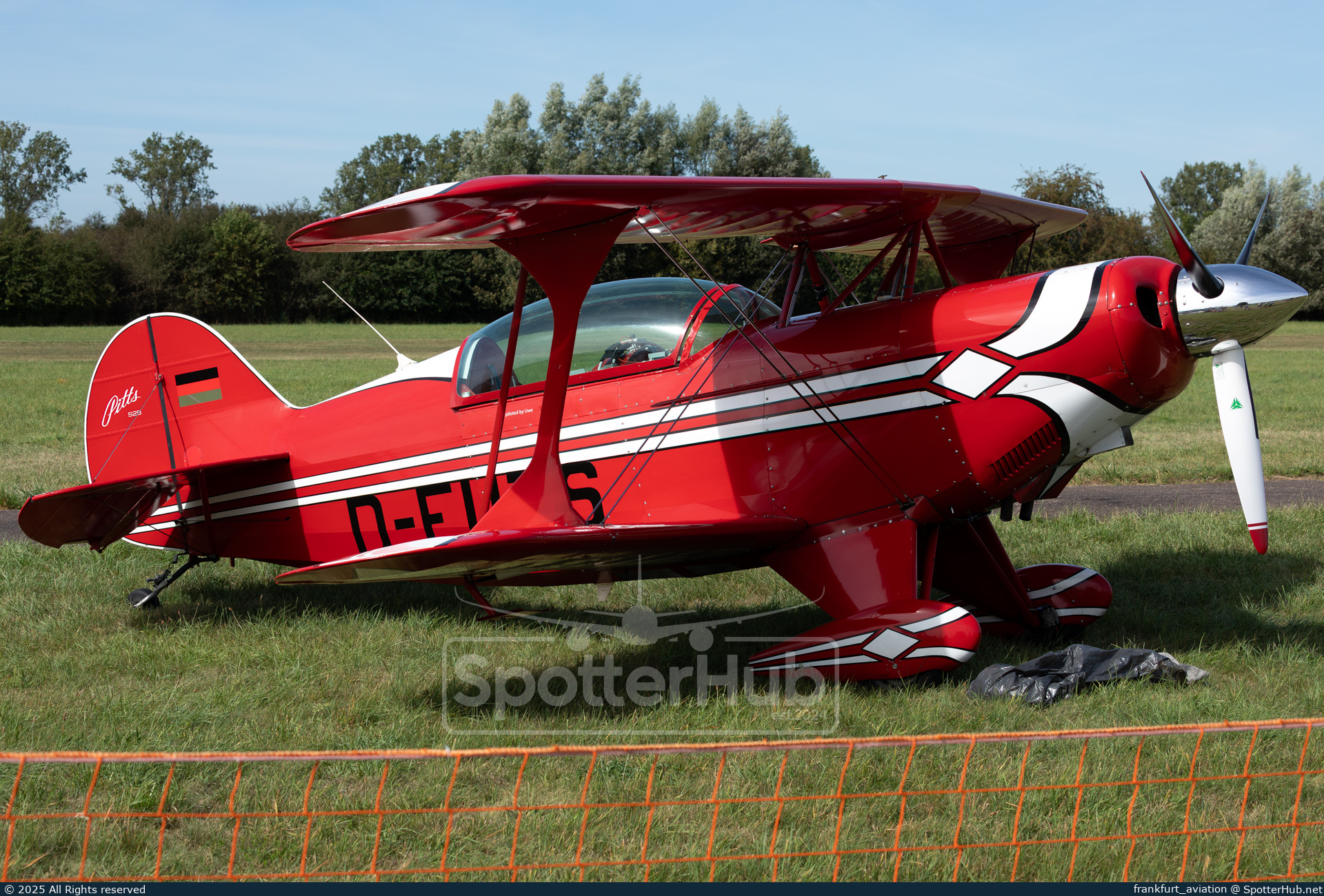 Photo of D-EUJS - Pitts S-2B Special operated by Private