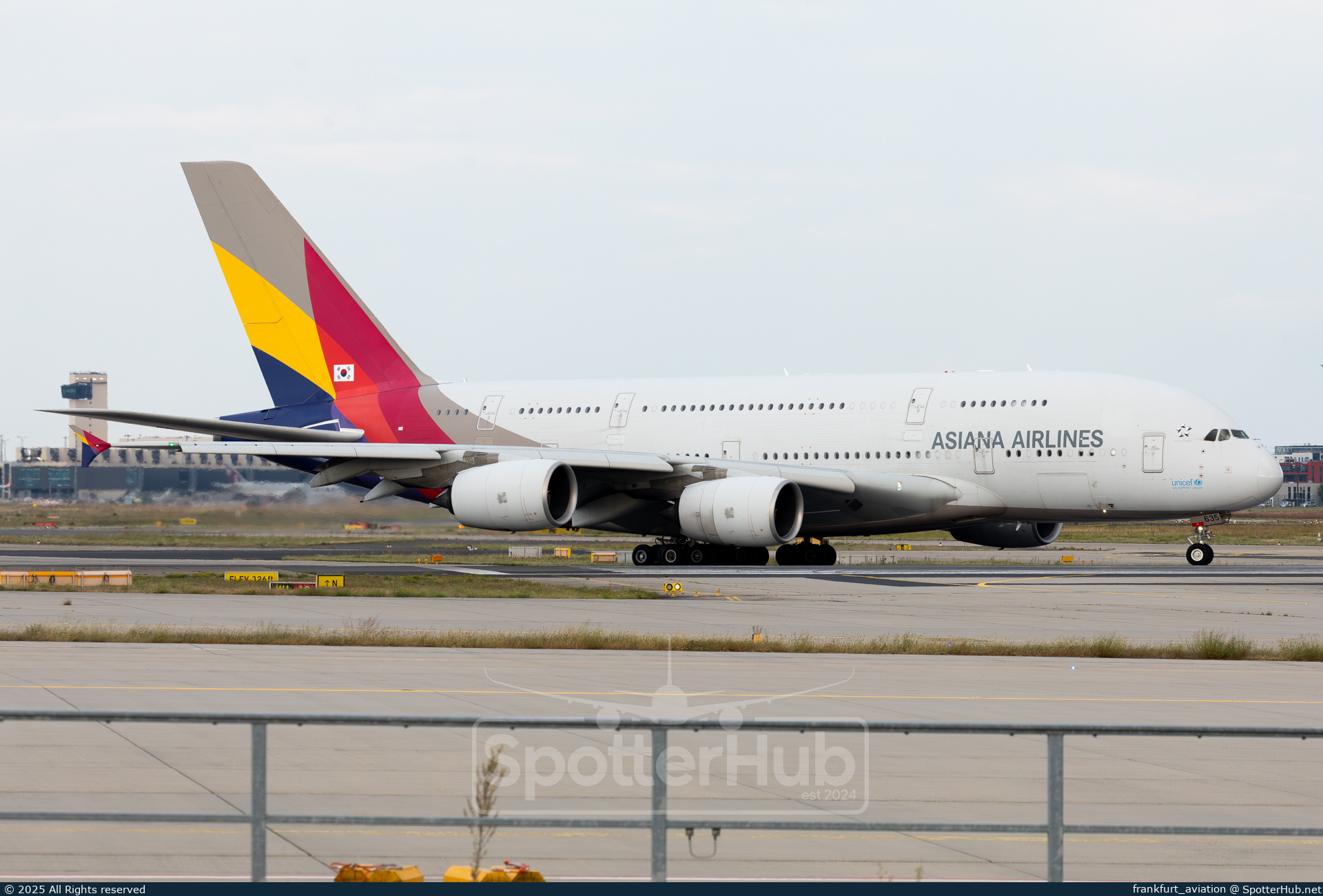 Photo of HL7635 - Airbus A380-841 operated by Asiana Airlines