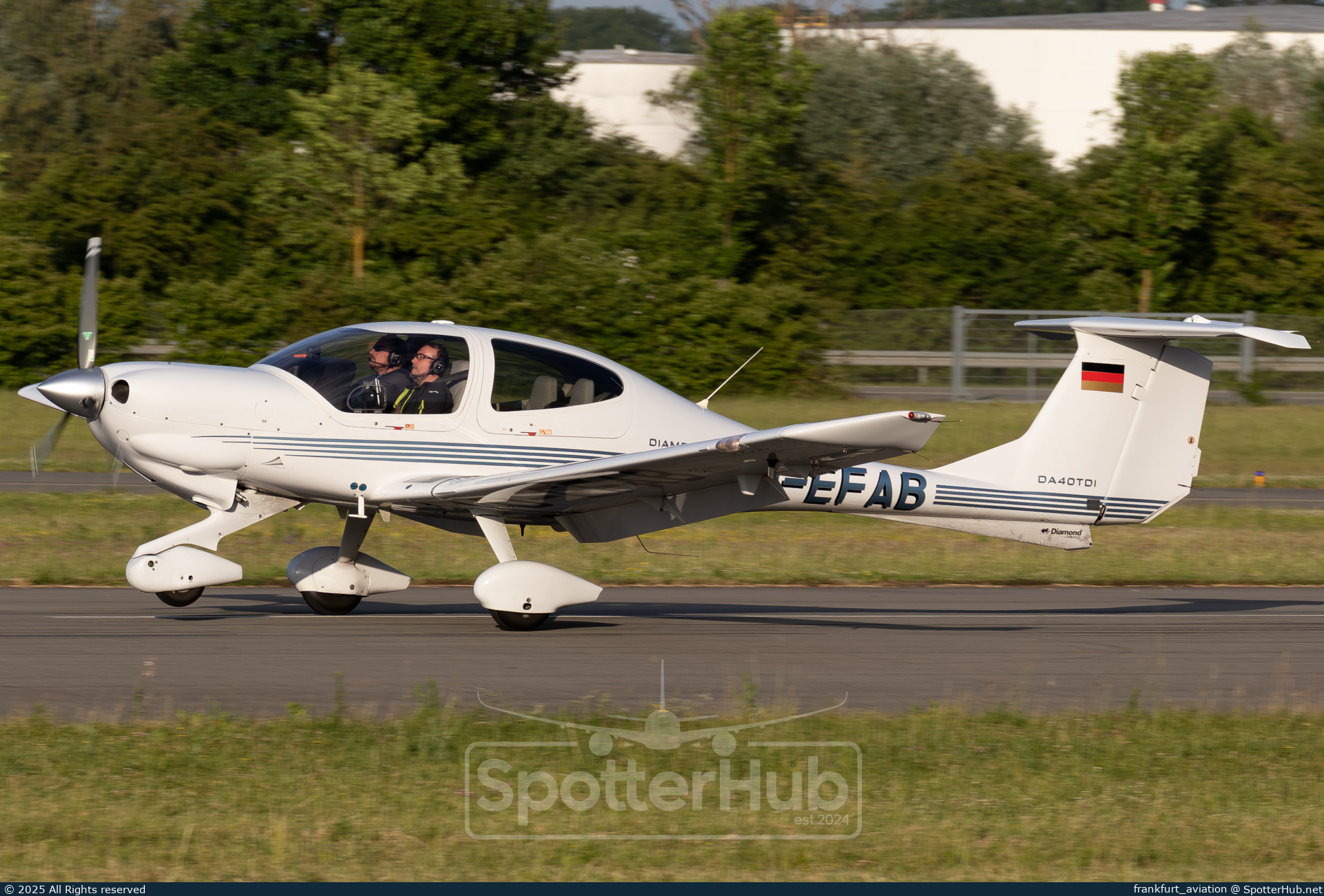 Photo of D-EFAB - Diamond DA40 Diamond Star TDI operated by Flugsportverein 1910 Karlsruhe