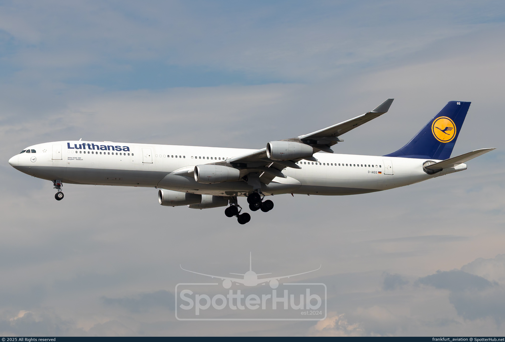 Photo of D-AIGS - Airbus A340-313 operated by Lufthansa
