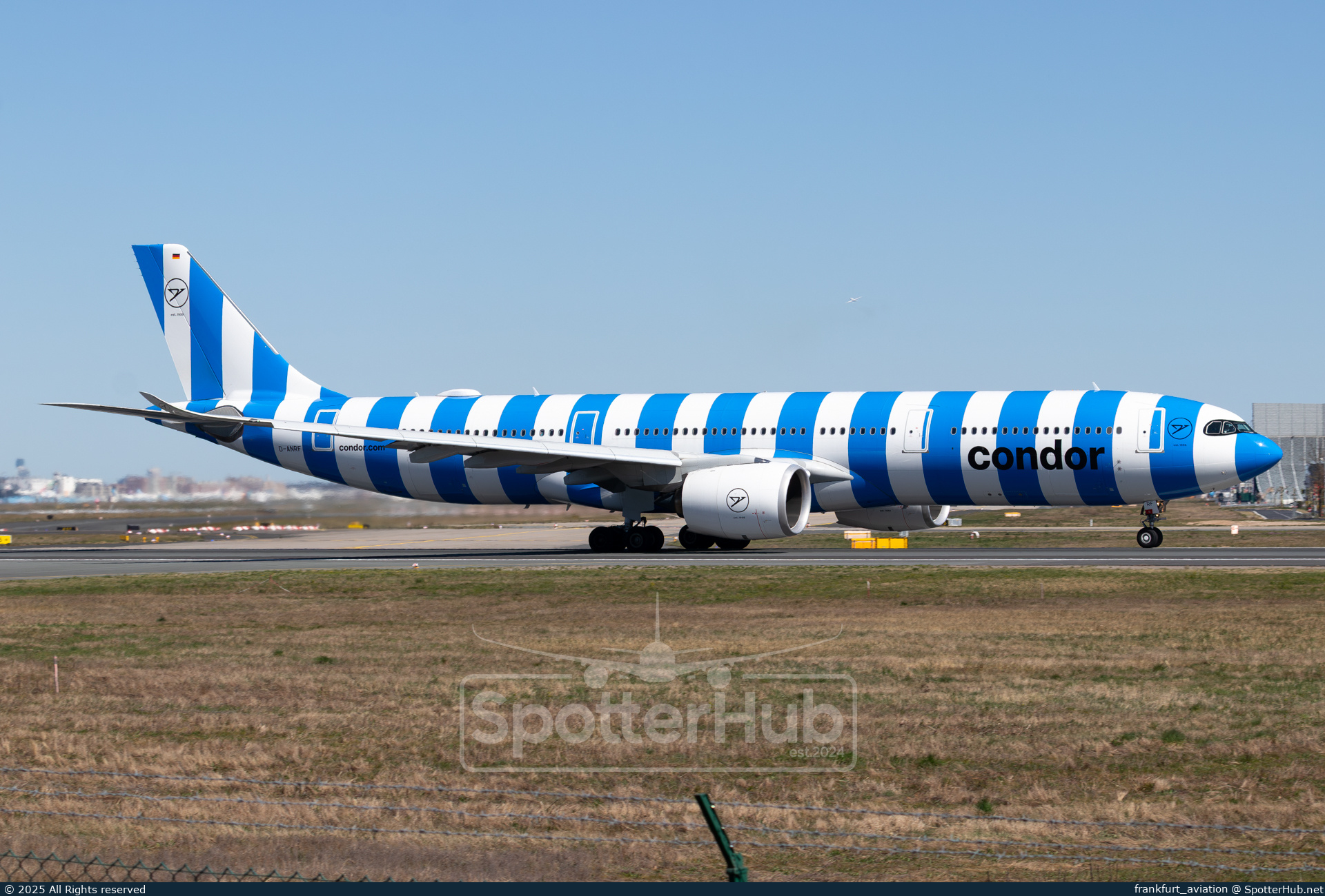 Photo of D-ANRF - Airbus A330-941 operated by Condor