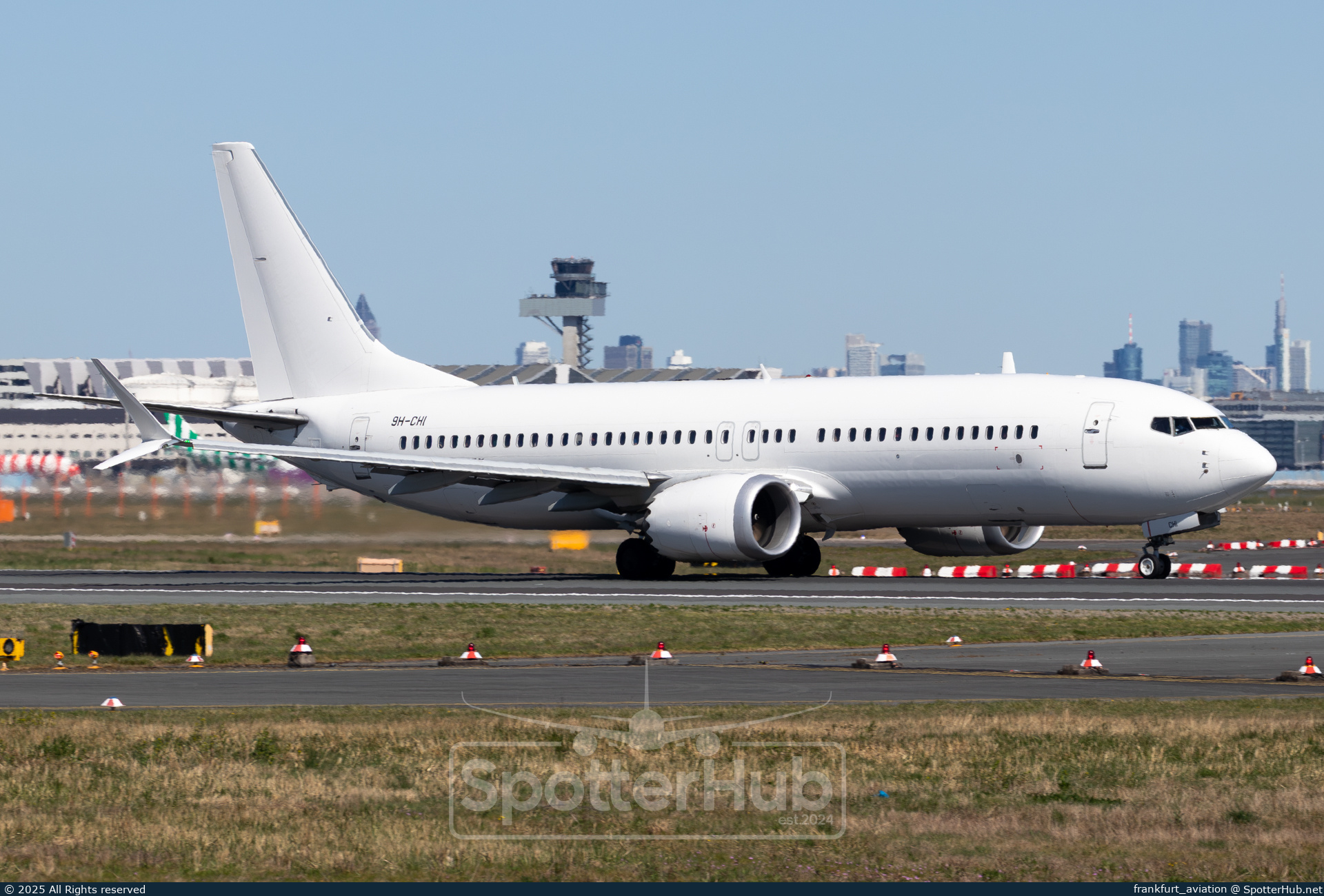 Photo of 9H-CHI - Boeing 737 MAX 8 operated by SmartLynx Malta
