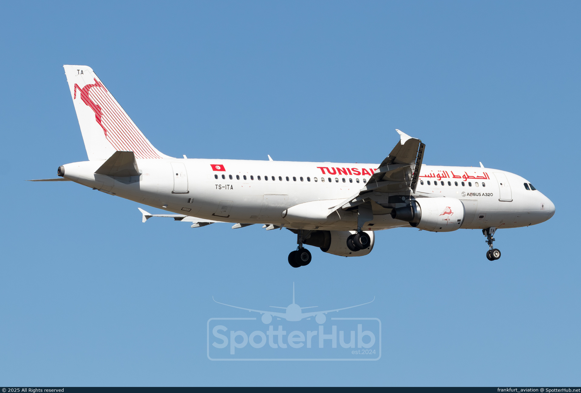 Photo of TS-ITA - Airbus A320-214 operated by Tunisair
