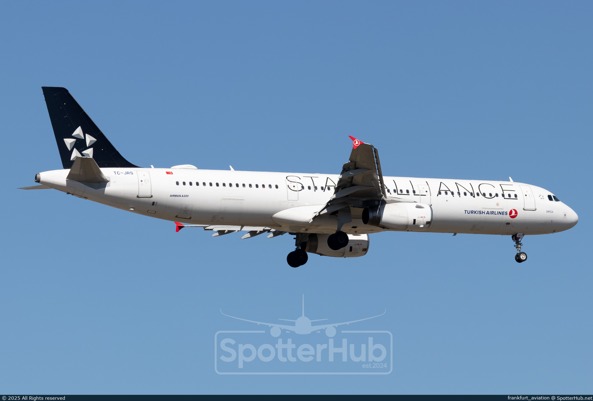 Photo of TC-JRS - Airbus A321-231 operated by Turkish Airlines