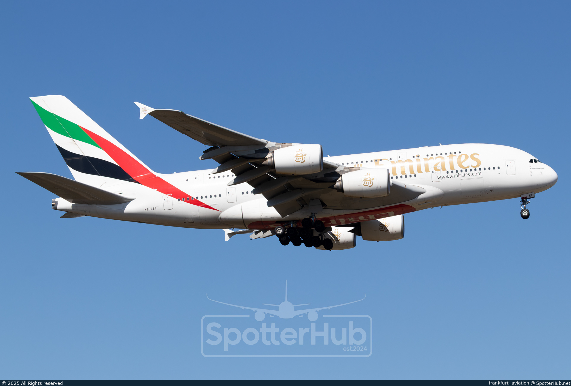 Photo of A6-EEE - Airbus A380-861 operated by Emirates