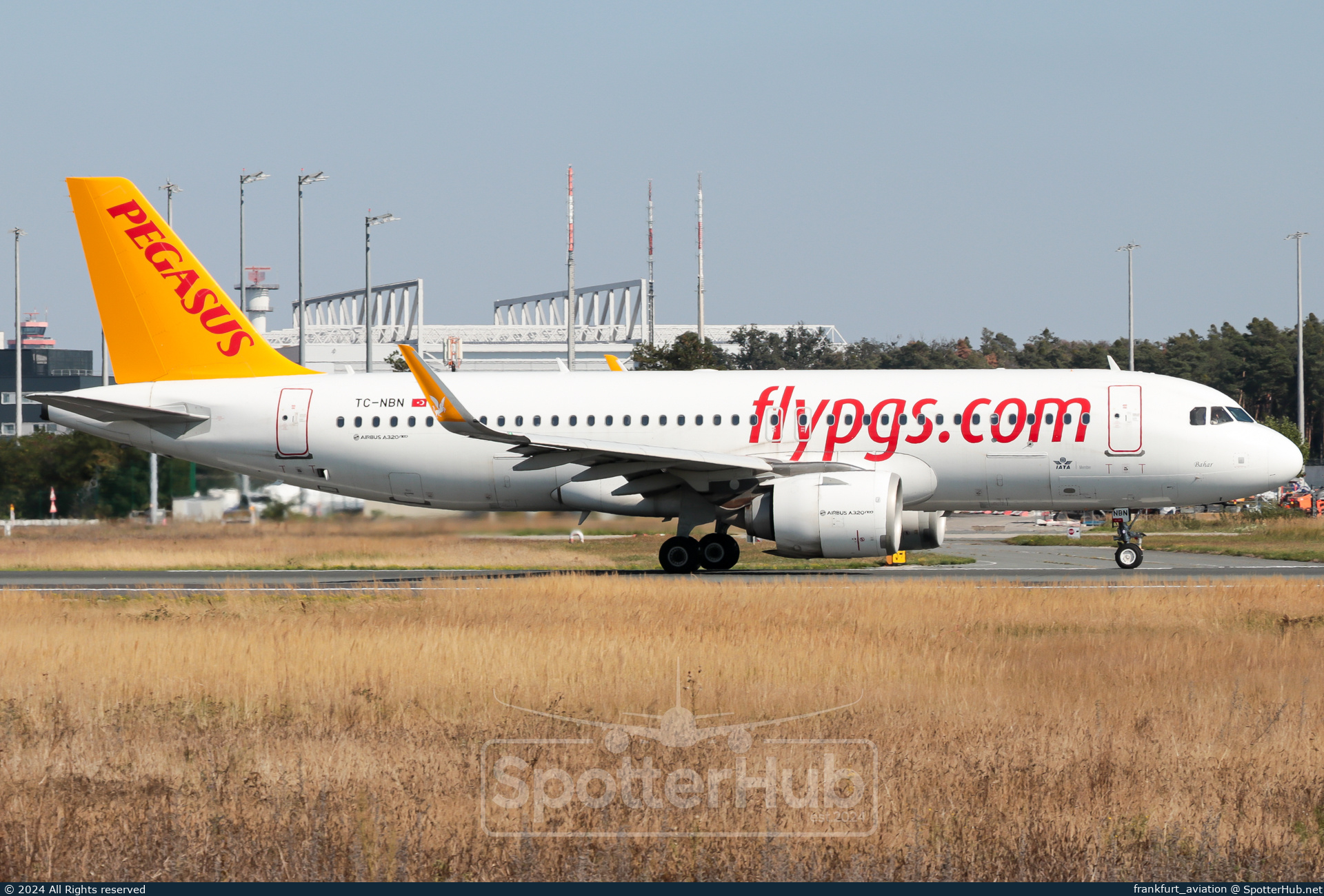 Photo of TC-NBN - Airbus A320-251N operated by Pegasus Airlines