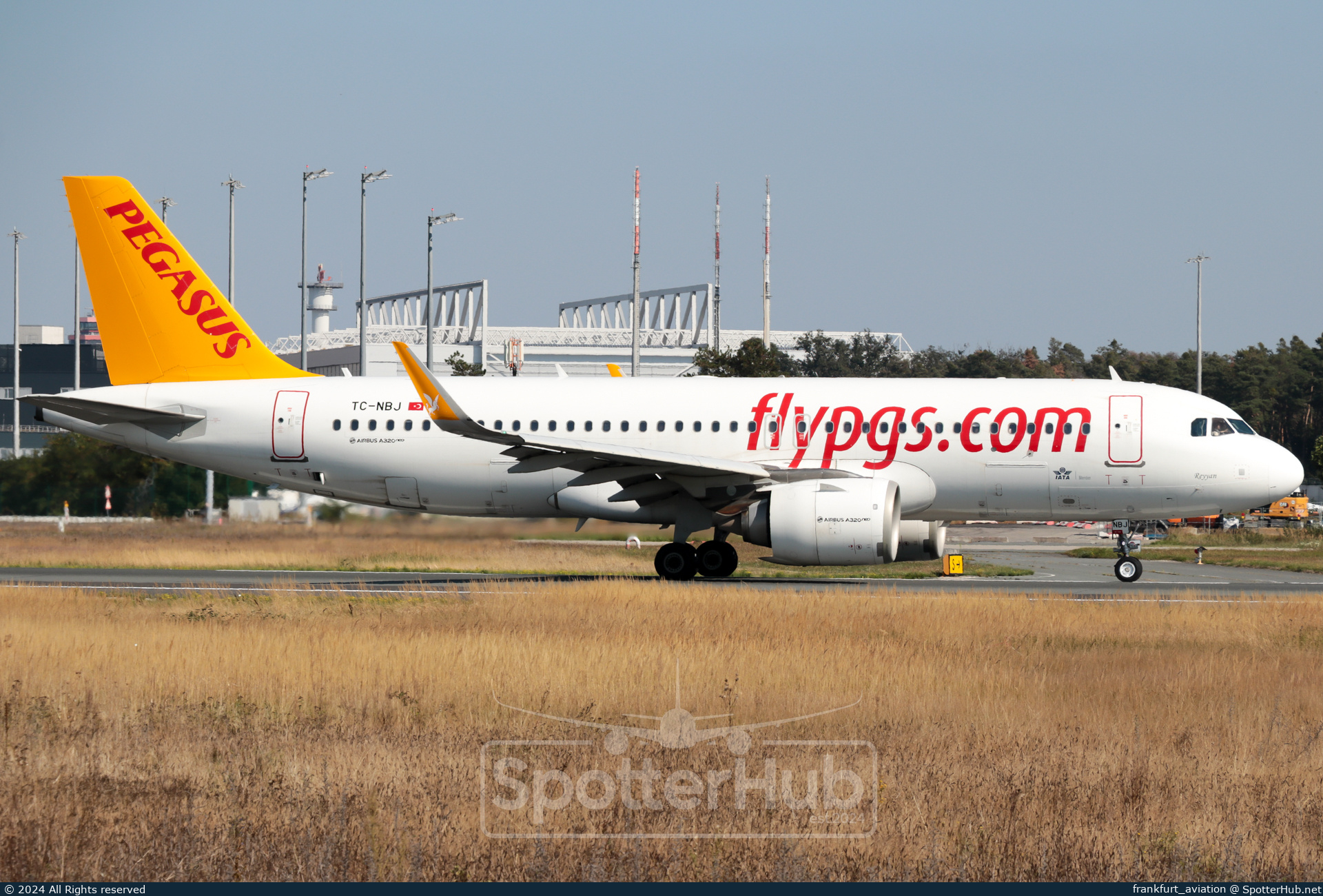 Photo of TC-NBJ - Airbus A320-251N operated by Pegasus Airlines