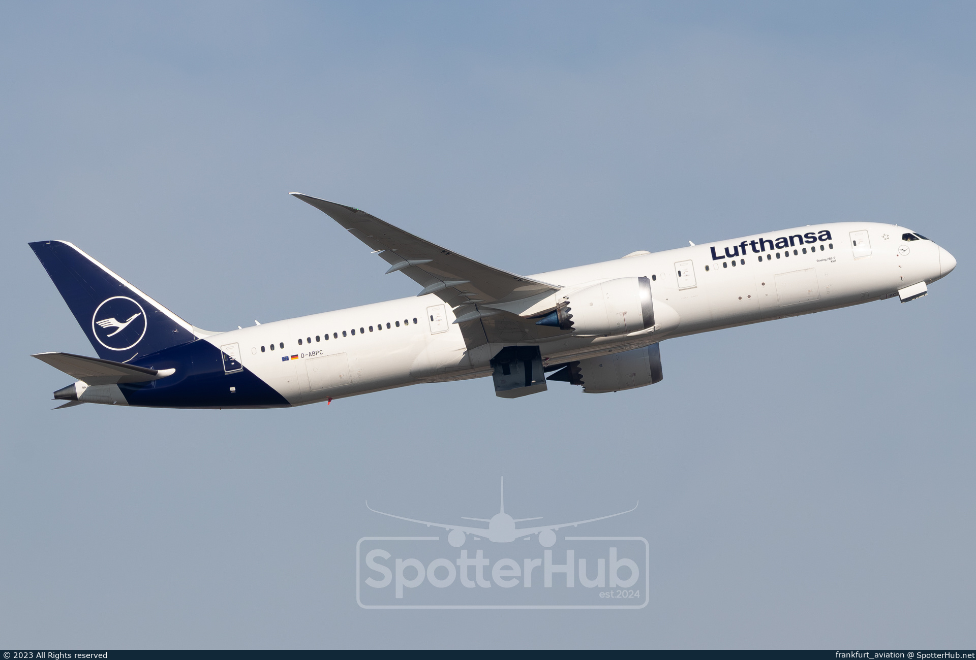 Photo of D-ABPC - Boeing 787-9 Dreamliner operated by Lufthansa