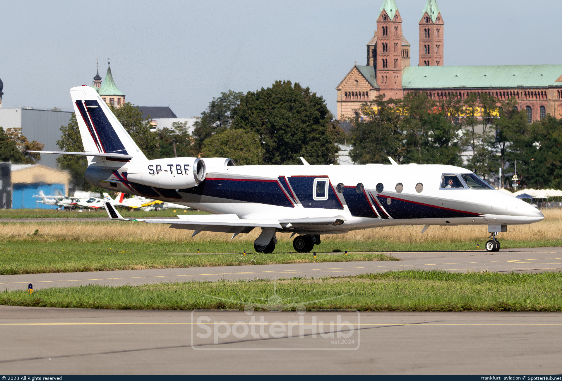 Photo of SP-TBF - Gulfstream G150 operated by AMC Aviation
