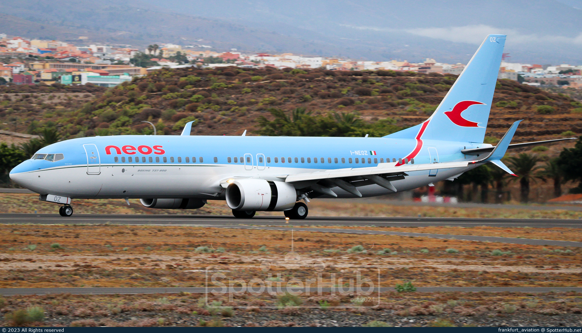 Photo of I-NEOZ - Boeing 737-86N operated by Neos