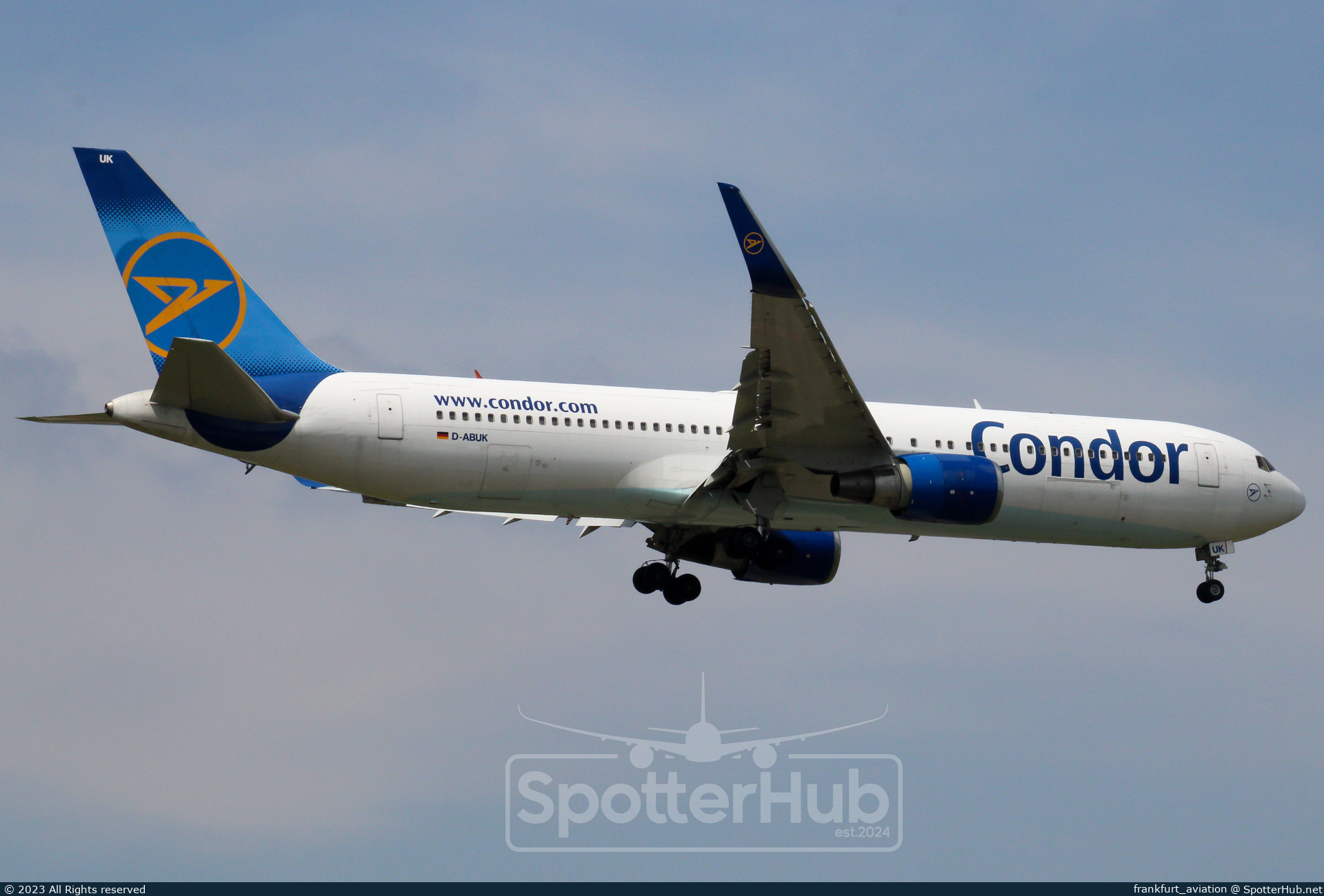 Photo of D-ABUK - Boeing 767-343(ER) operated by Condor