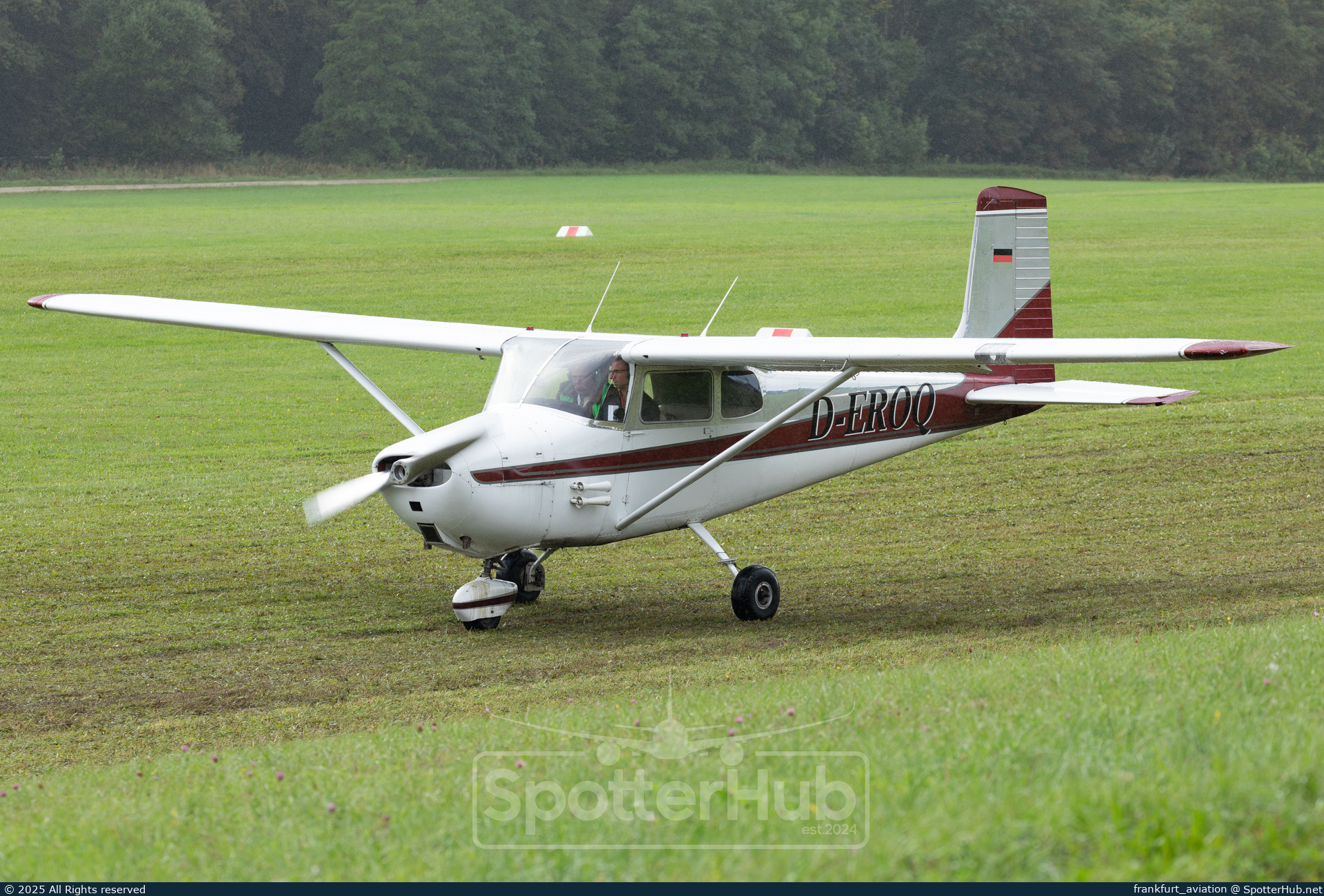 Photo of D-EROQ - Cessna 172 operated by Private