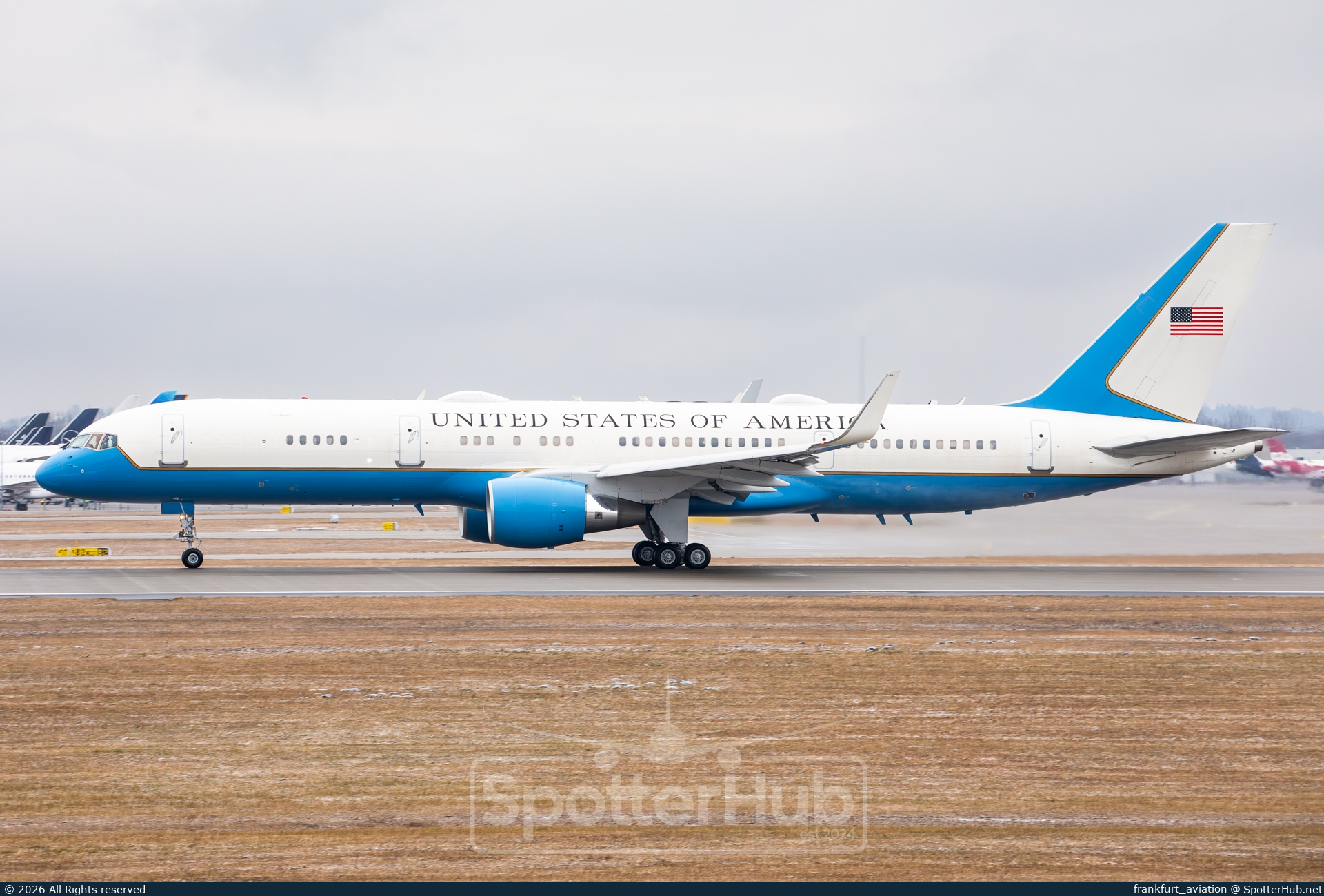 Photo of 99-0004 - Boeing C-32A operated by US Air Force