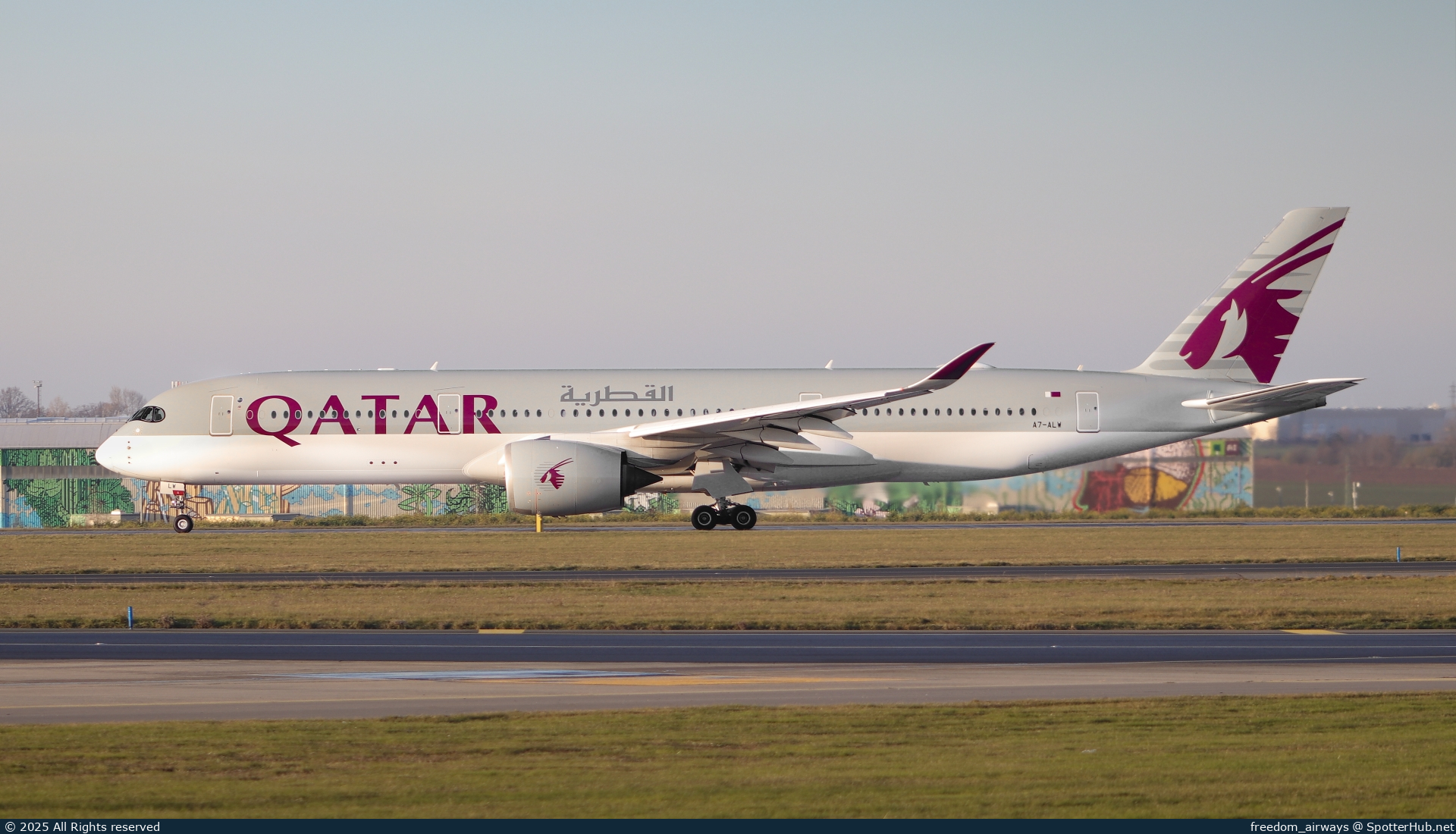 Photo of A7-ALW - Airbus A350-941 operated by Qatar Airways