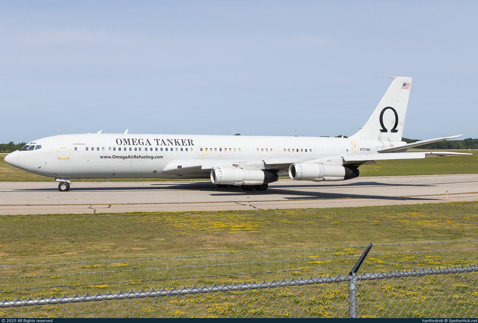 Photo of N707MQ - Boeing 707-368C at International Airport at Pease