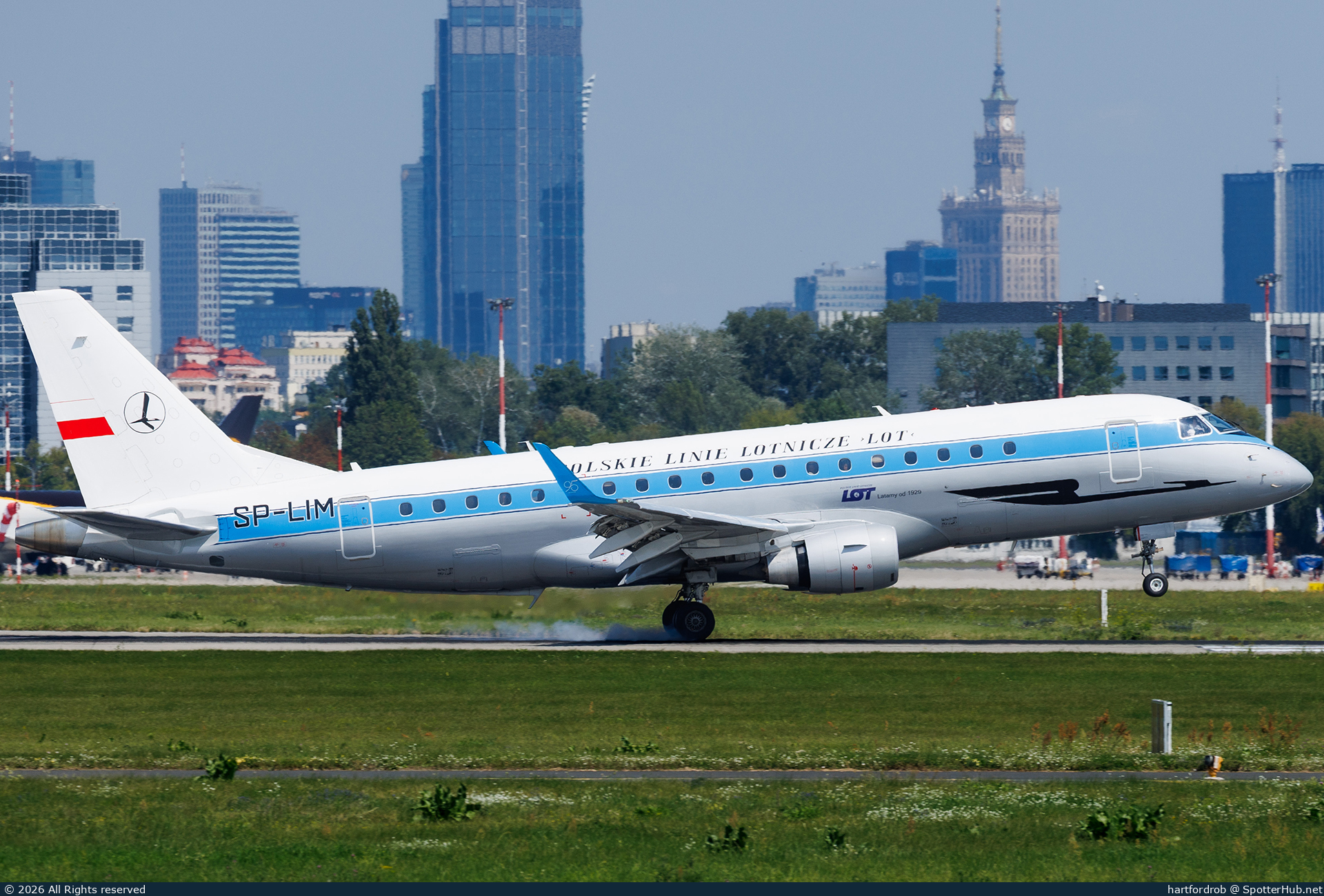 Photo of SP-LIM - Embraer ERJ-175LR operated by LOT Polish Airlines