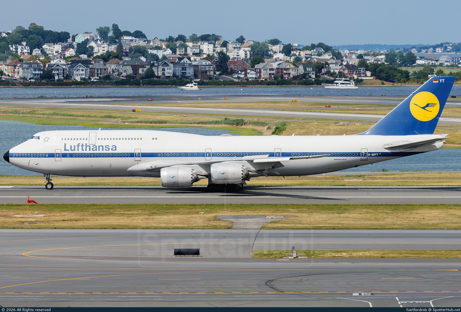 Photo of D-ABYT - Boeing 747-830 operated by Lufthansa