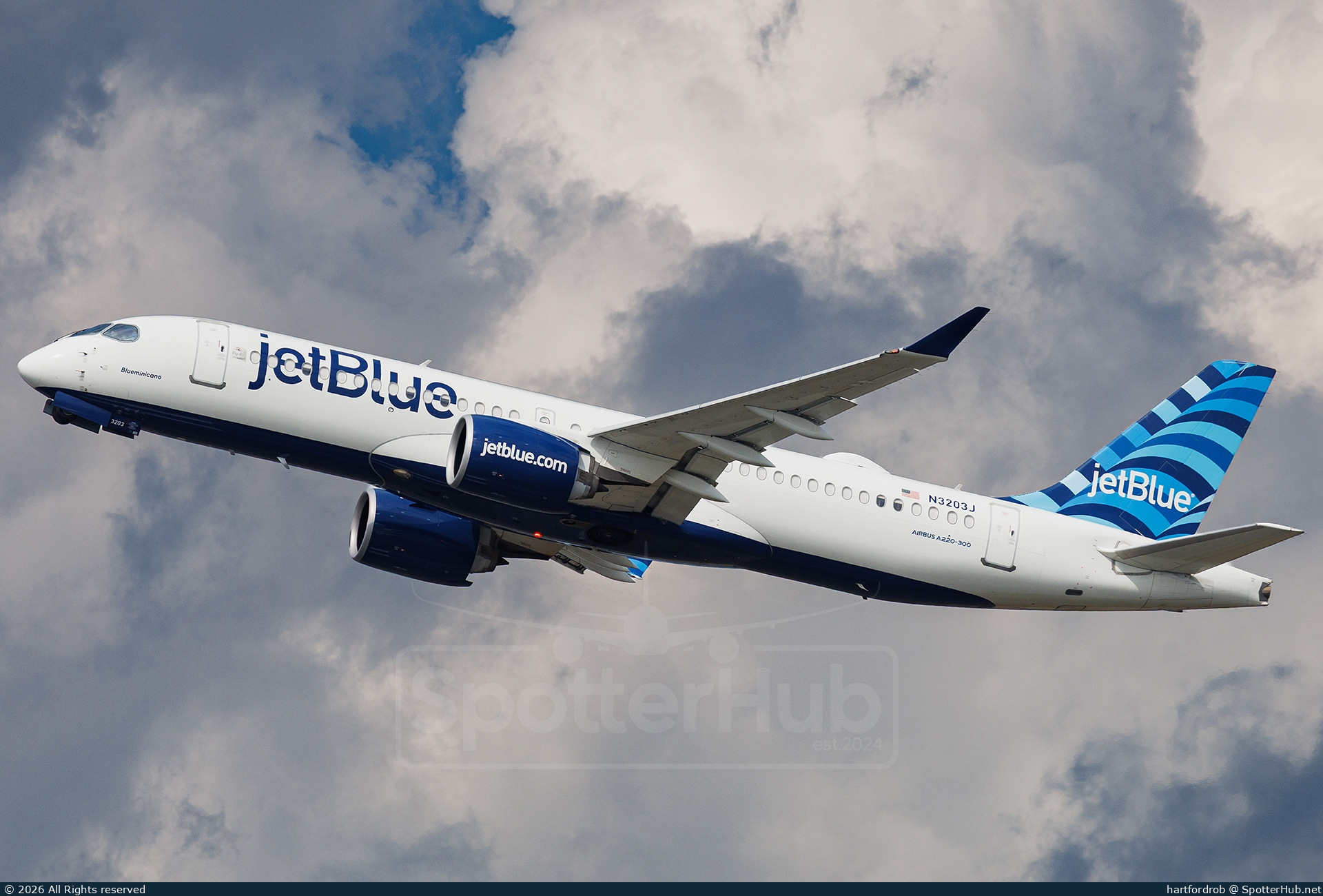 Photo of N3203J - Airbus A220-300 operated by jetBlue Airways