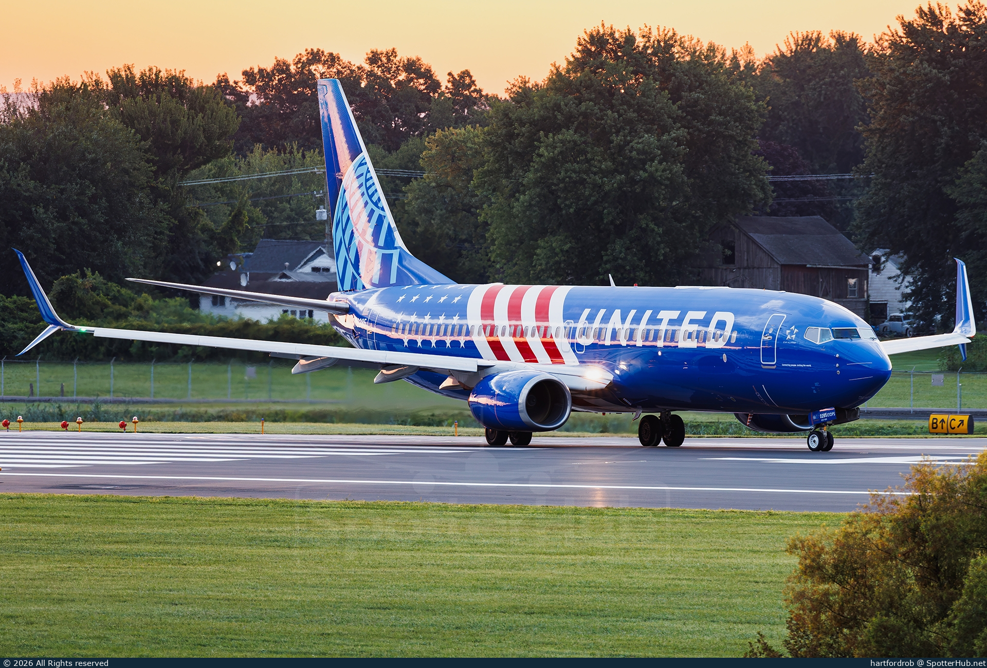 Photo of N78285 - Boeing 737-824 operated by United Airlines