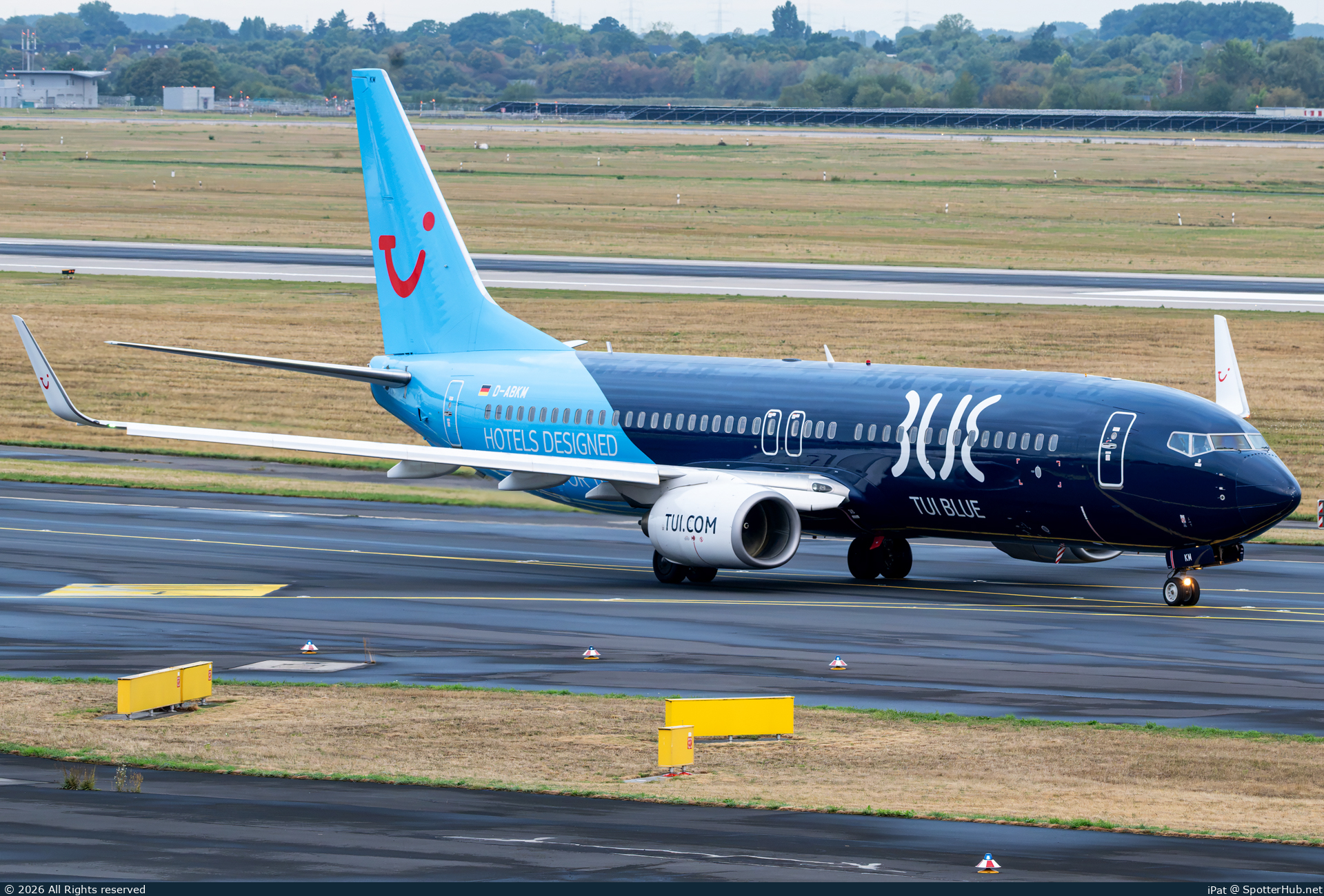 Photo of D-ABKM - Boeing 737-86J operated by TUIfly