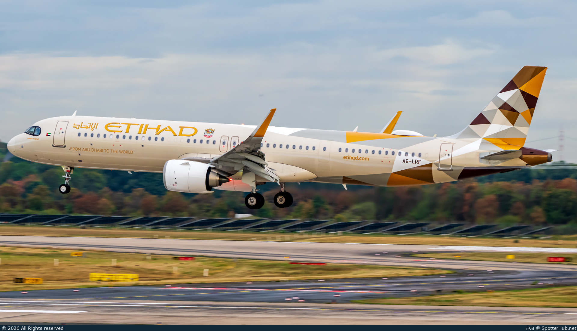 Photo of A6-LRF - Airbus A321-251NX operated by Etihad Airways