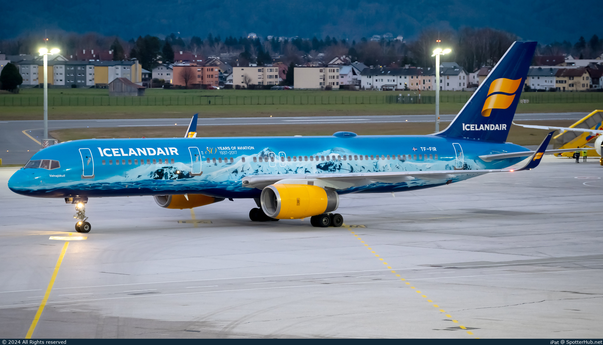 Photo of TF-FIR - Boeing 757-256 operated by Icelandair