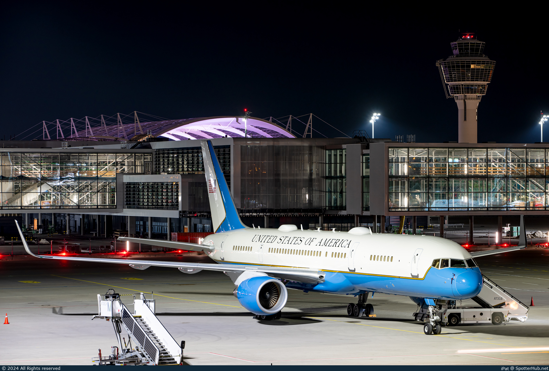 Photo of 99-0003 - Boeing C-32A operated by US Air Force