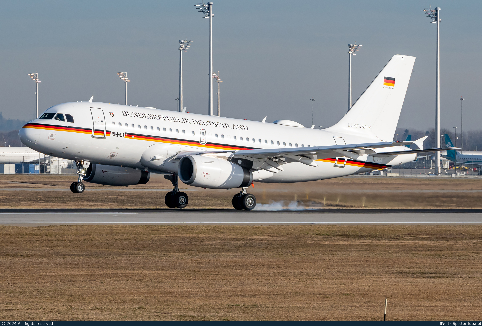 Photo of 15+01 - Airbus A319-133(CJ) operated by German Air Force