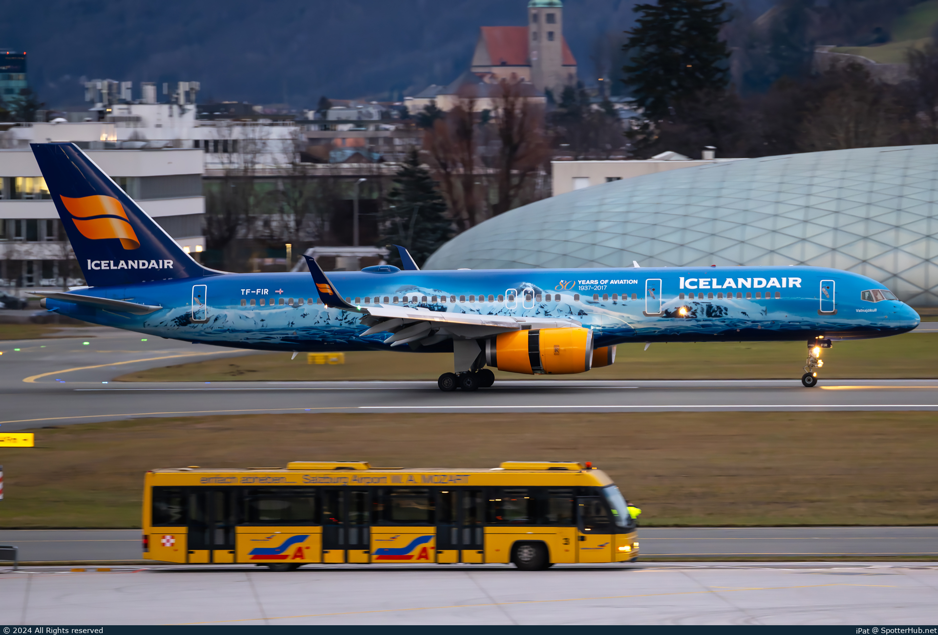 Photo of TF-FIR - Boeing 757-256 operated by Icelandair
