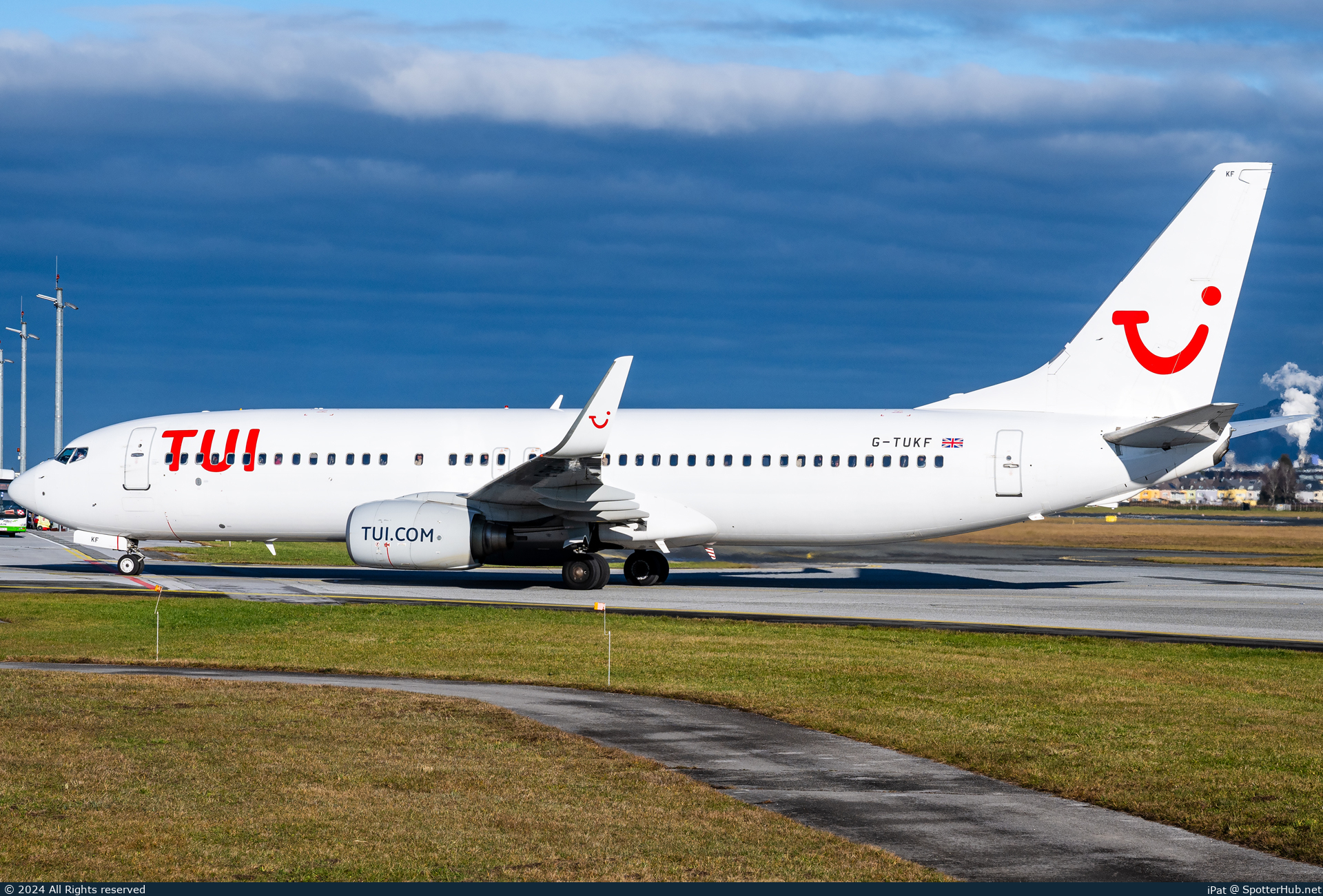 Photo of G-TUKF - Boeing 737-8AS operated by TUI Airways