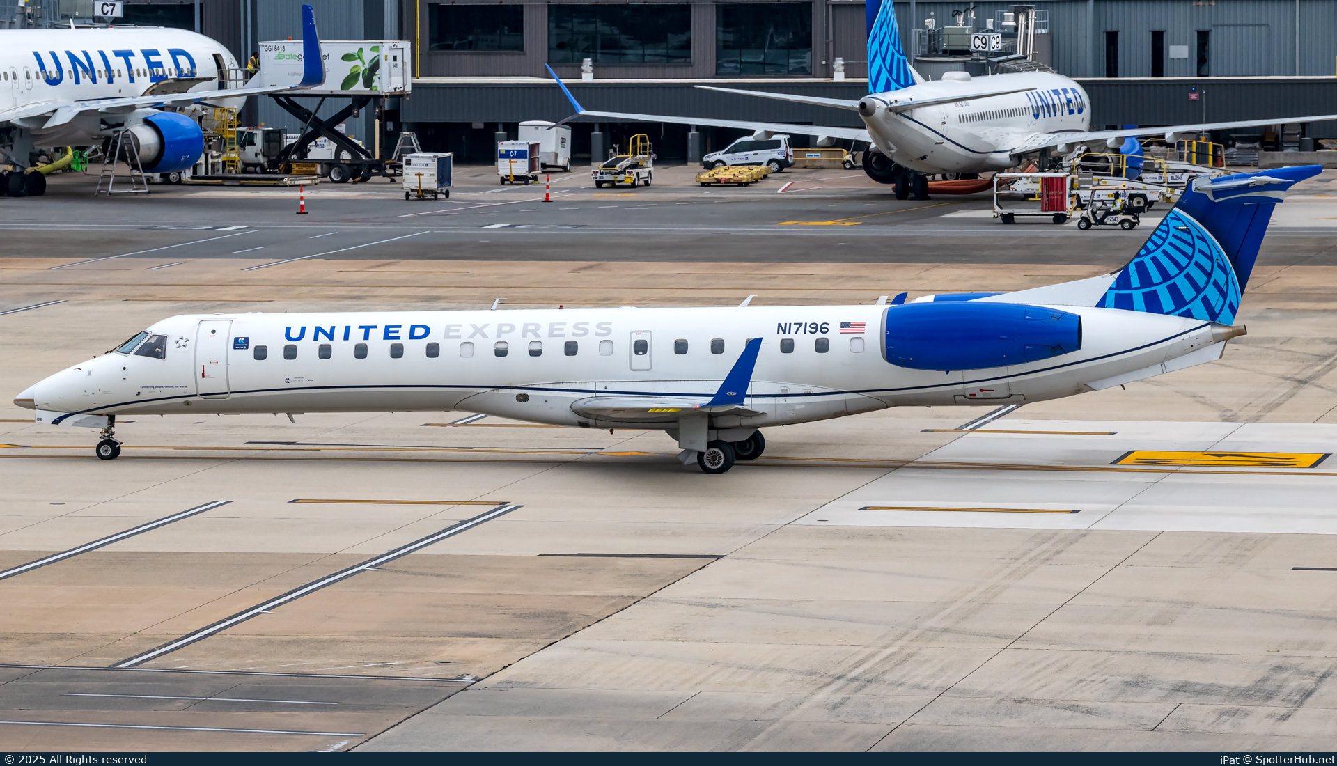 Photo of N17196 - Embraer ERJ-145XR operated by United Express (opb CommuteAir)