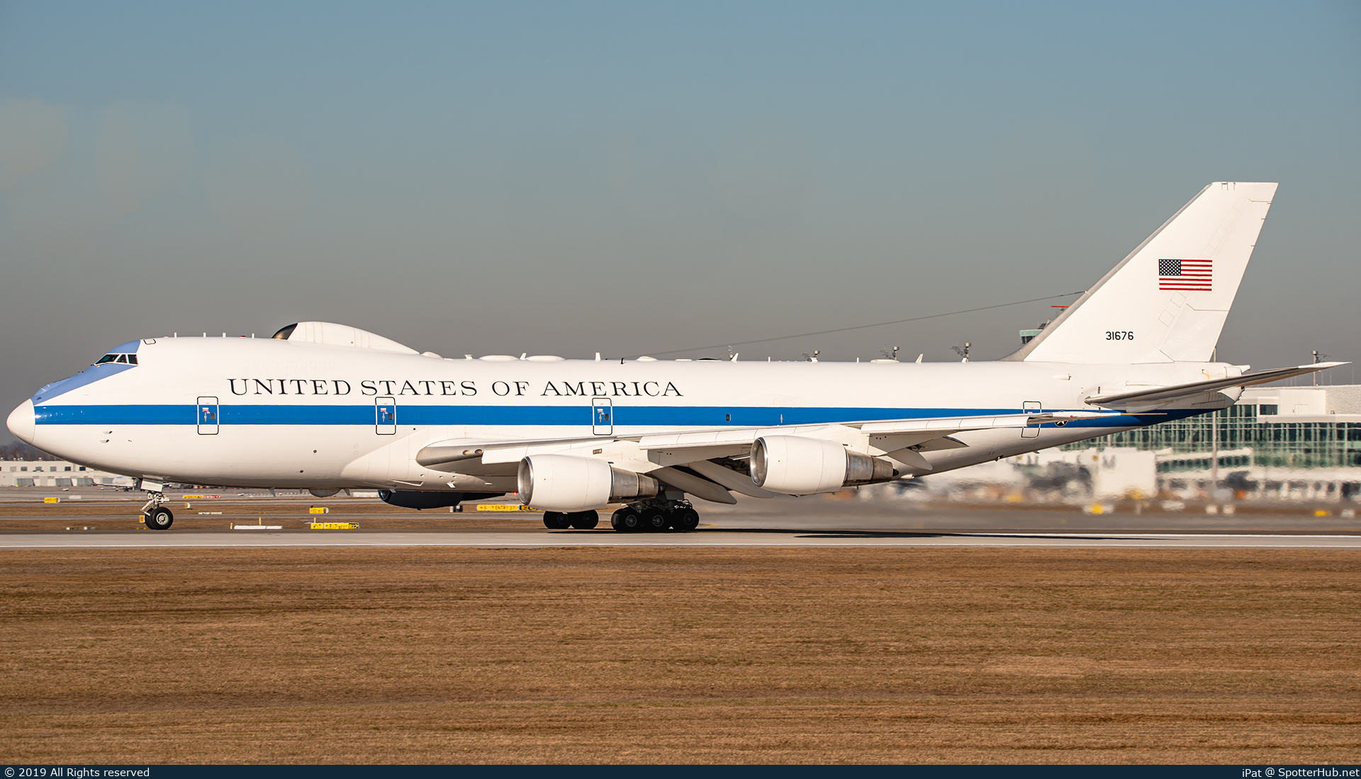 Photo of 73-1676 - Boeing E-4B operated by US Air Force