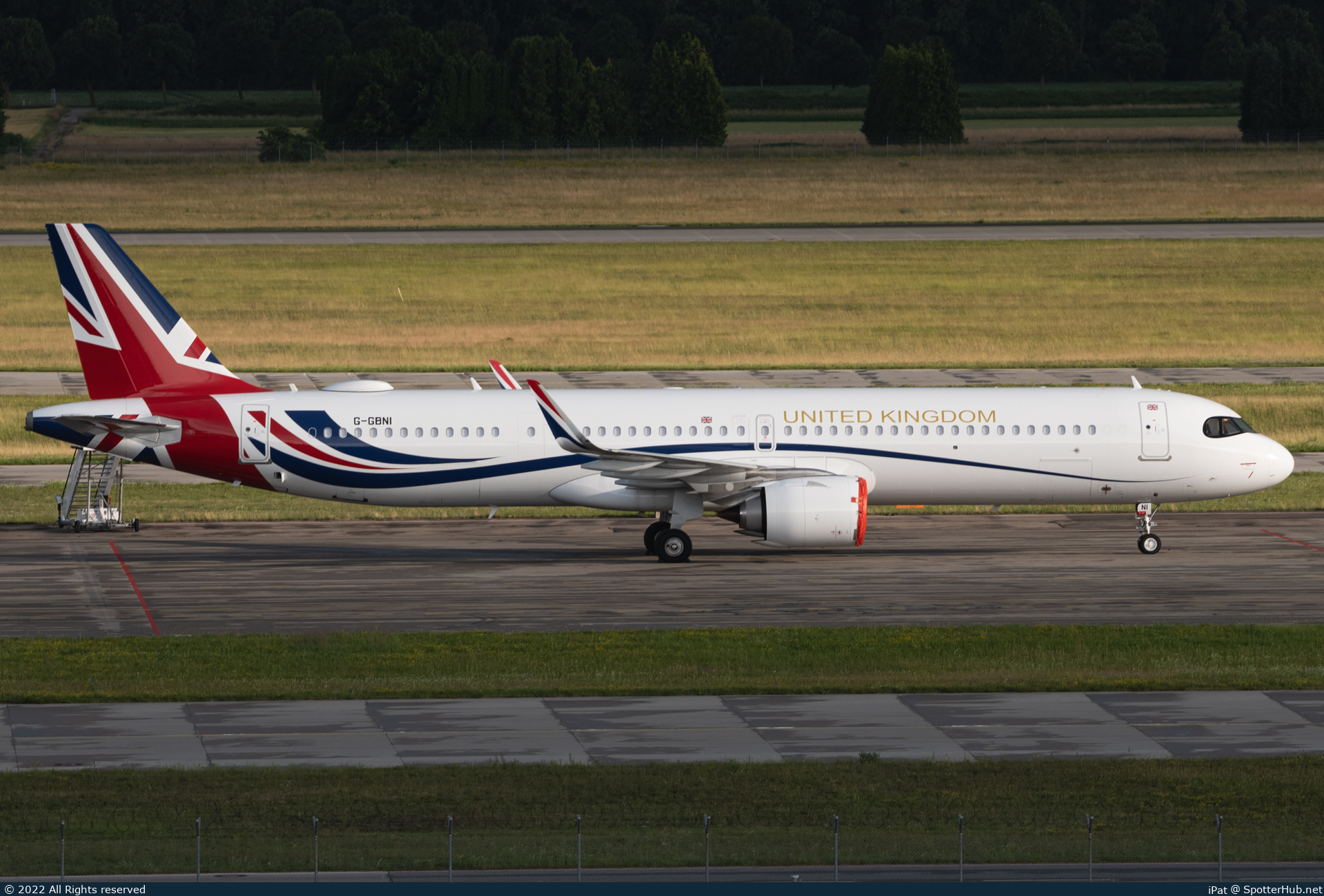 Photo of G-GBNI - Airbus A321-251NX operated by Government of the United Kingdom (opb Titan Airways)