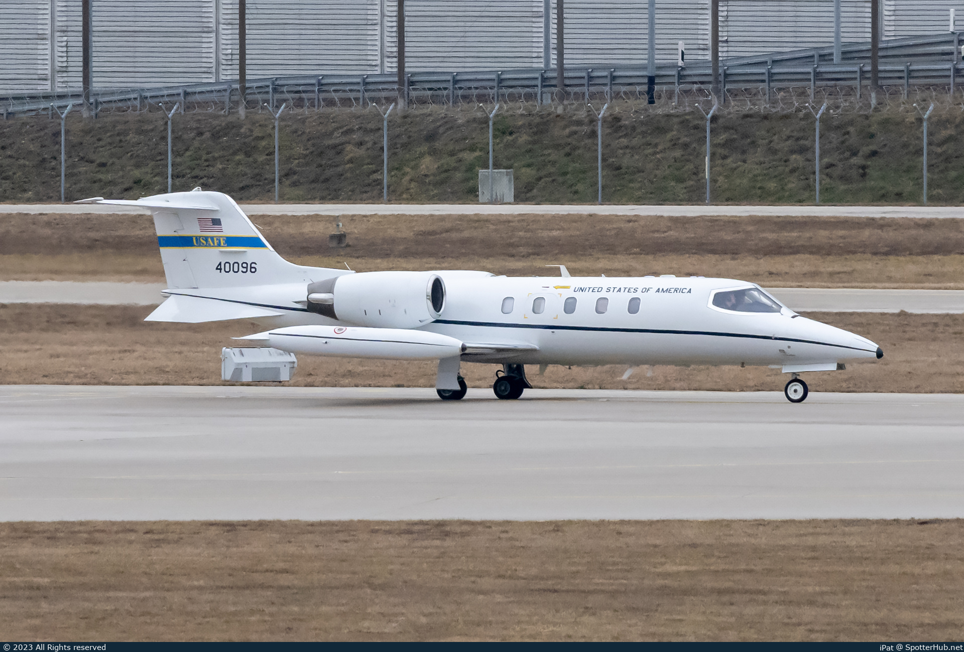 Photo of 84-0096 - Bombardier Learjet C-21A operated by US Air Force