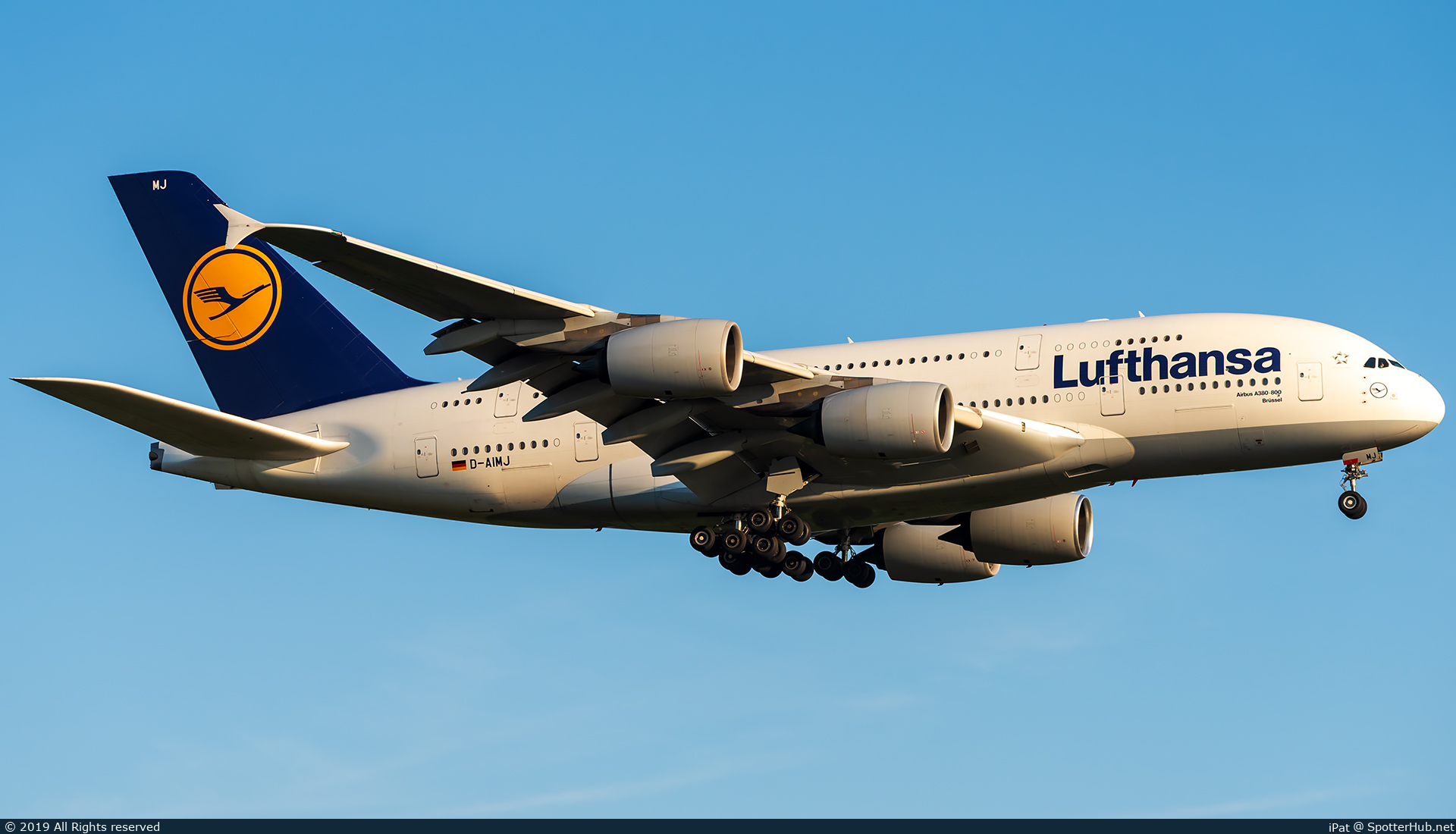 Photo of D-AIMJ - Airbus A380-841 operated by Lufthansa