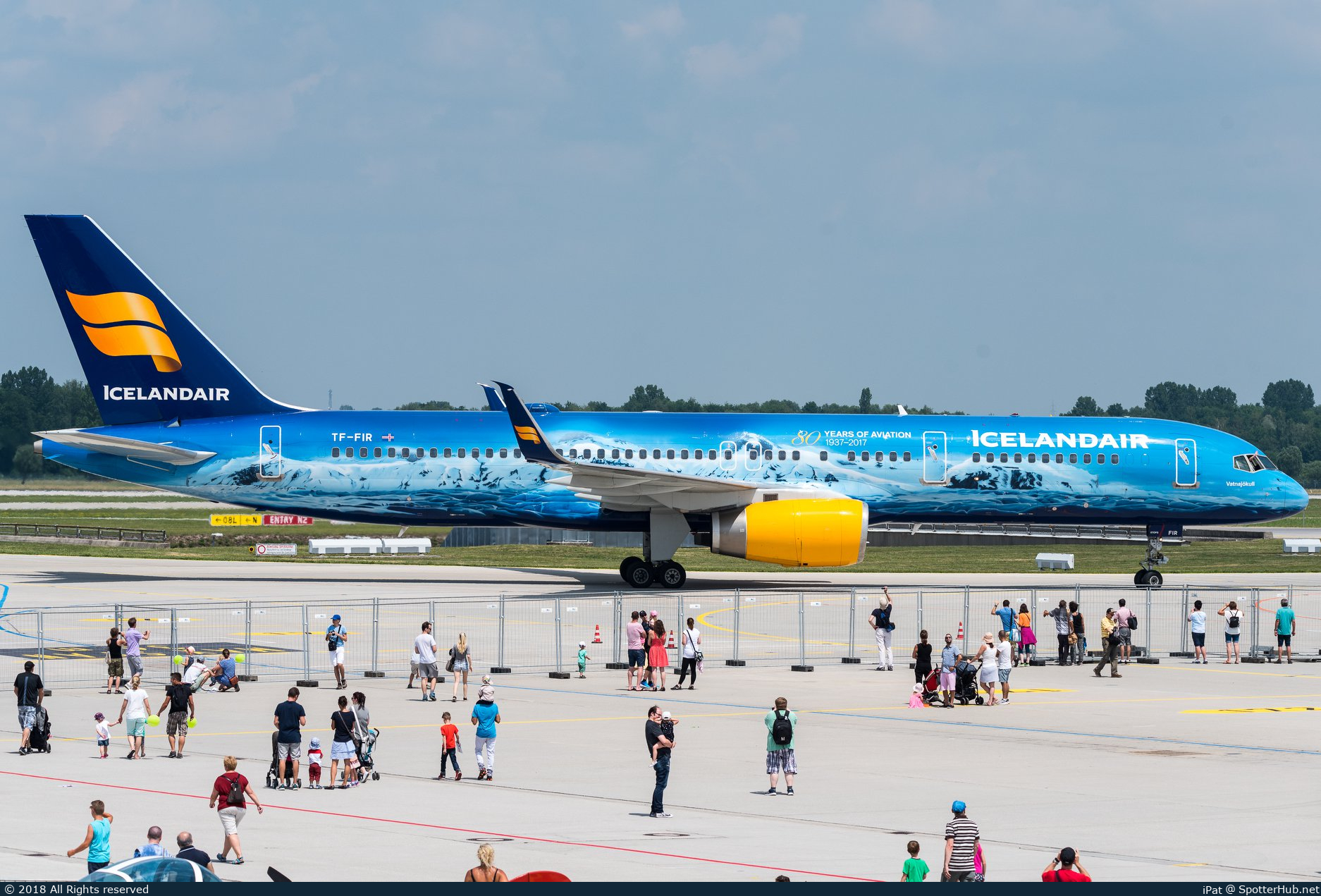 Photo of TF-FIR - Boeing 757-256 operated by Icelandair