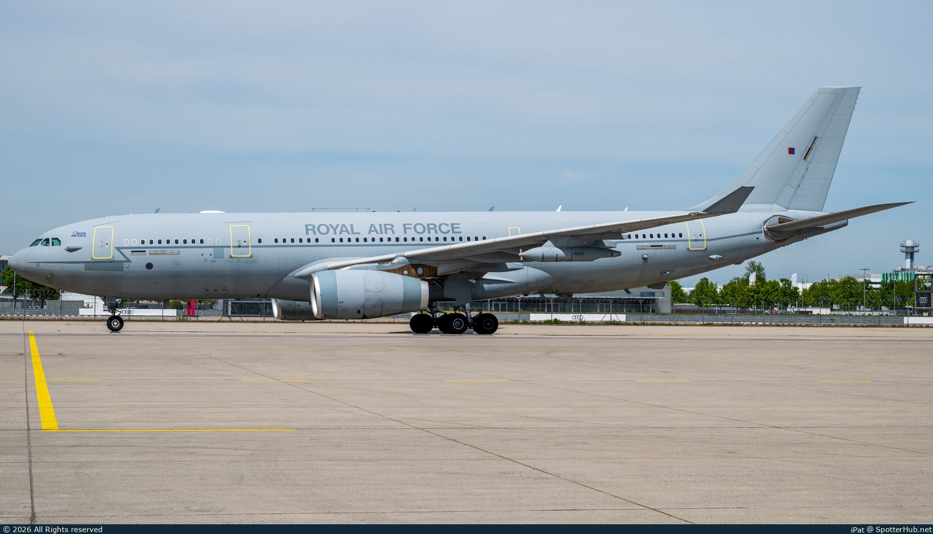 Photo of ZZ337 - Airbus A330-243(MRTT) Voyager KC.3 operated by Royal Air Force