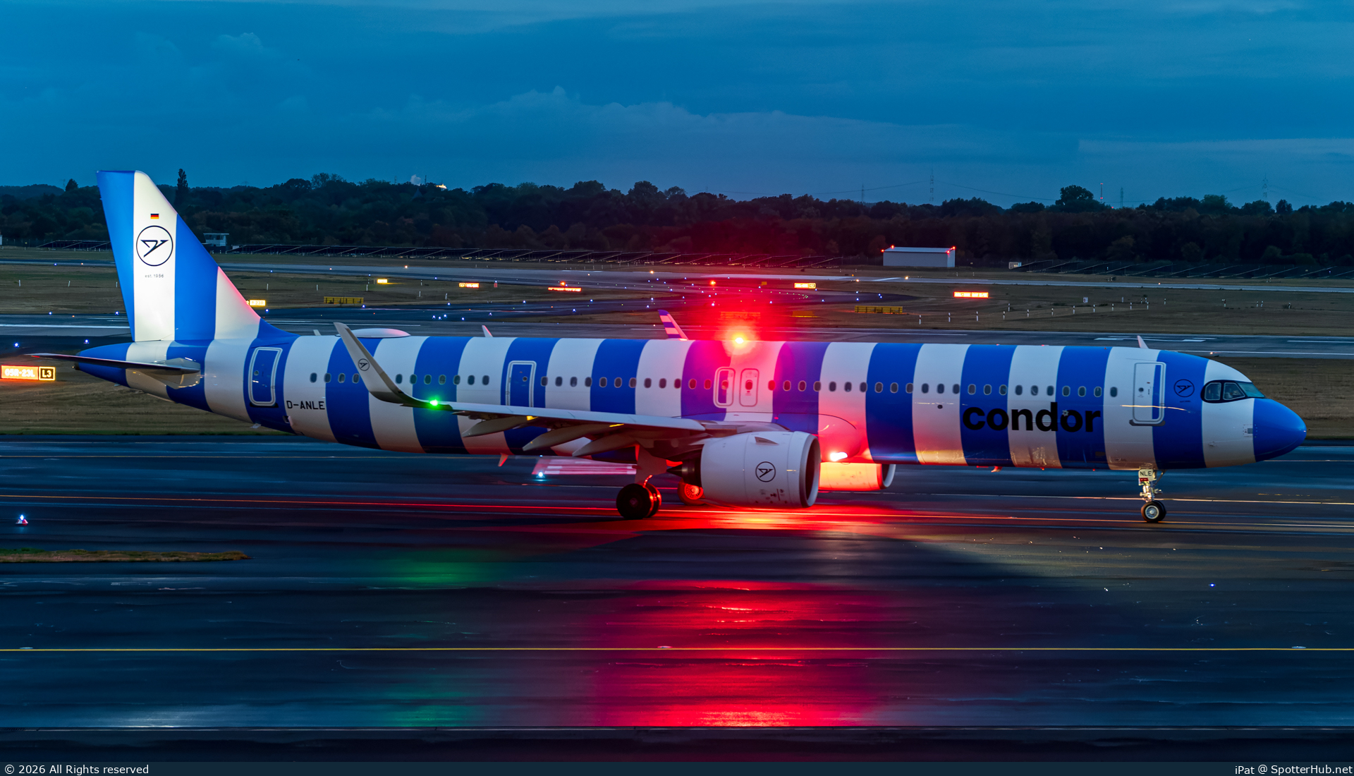 Photo of D-ANLE - Airbus A321-271NX operated by Condor