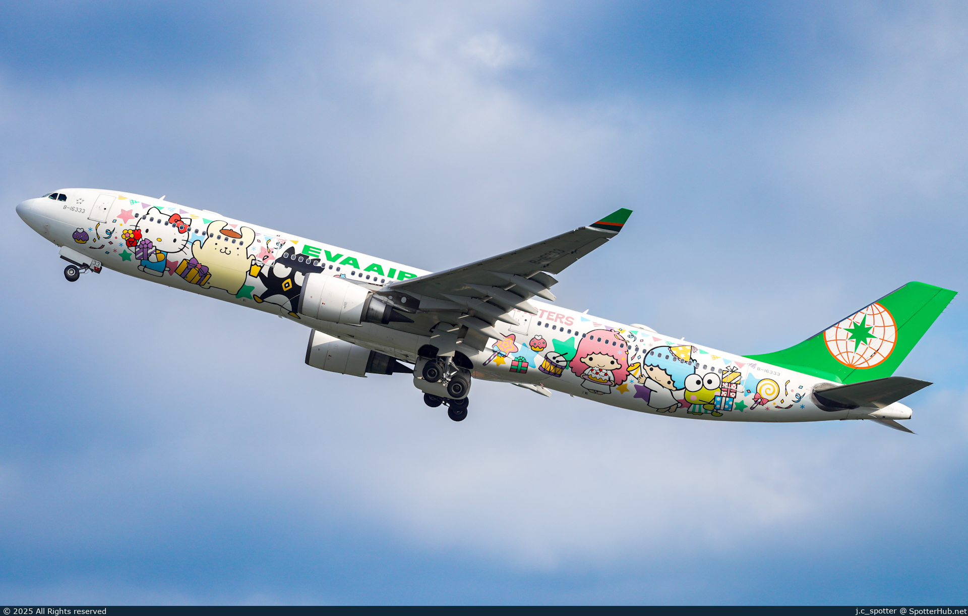 Photo of B-16333 - Airbus A330-302 operated by EVA Air