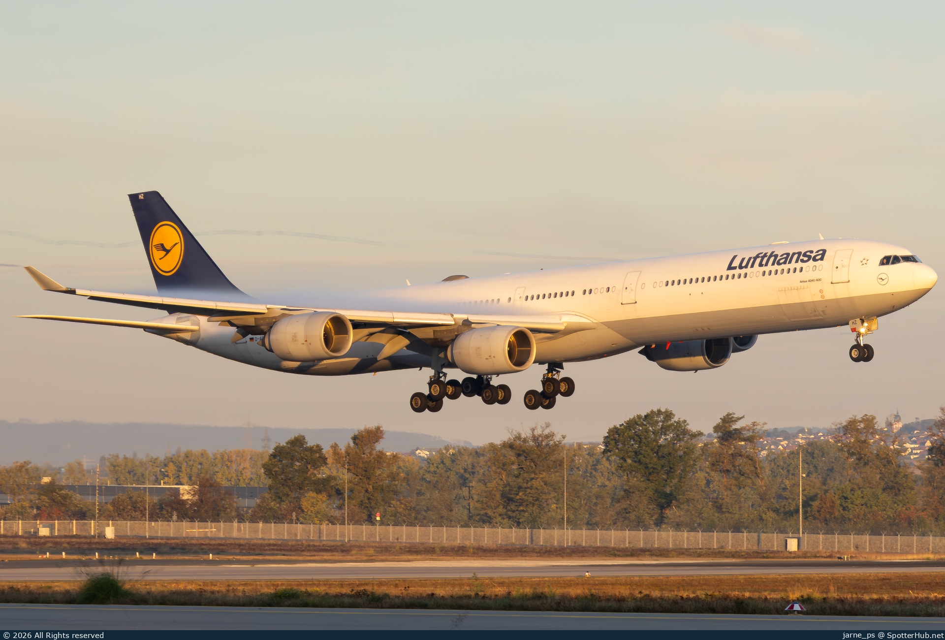Photo of D-AIHZ - Airbus A340-642 operated by Lufthansa