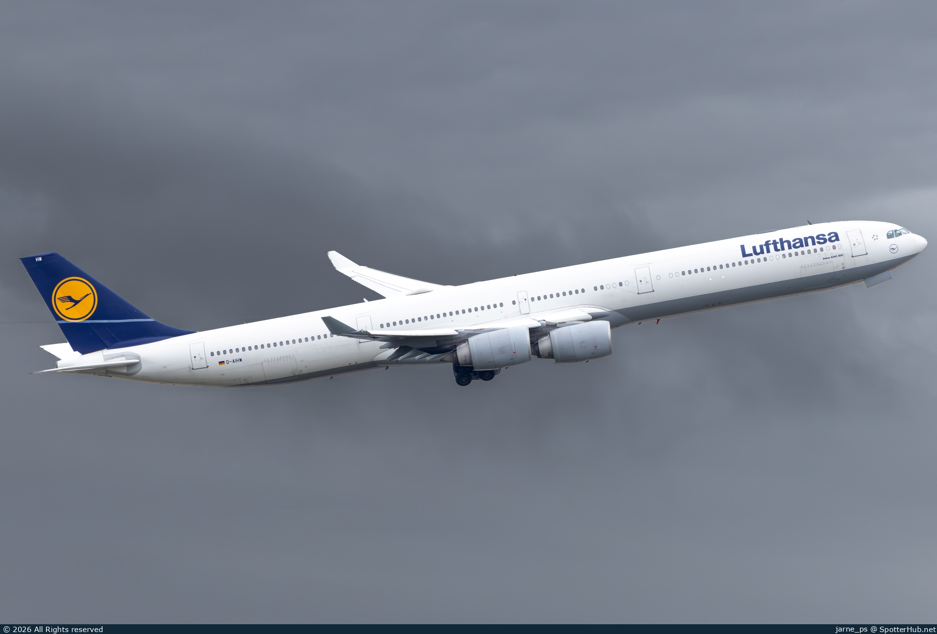 Photo of D-AIHW - Airbus A340-642 operated by Lufthansa
