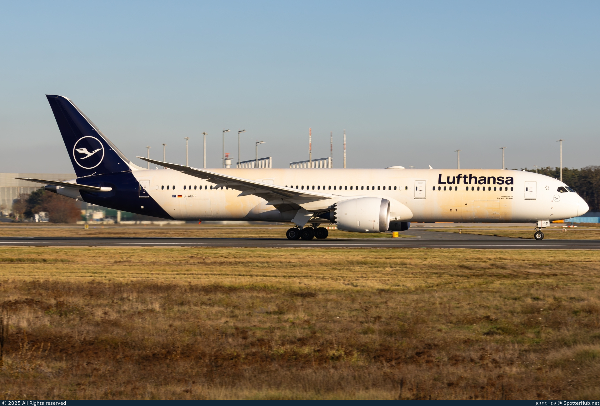 Photo of D-ABPF - Boeing 787-9 Dreamliner operated by Lufthansa