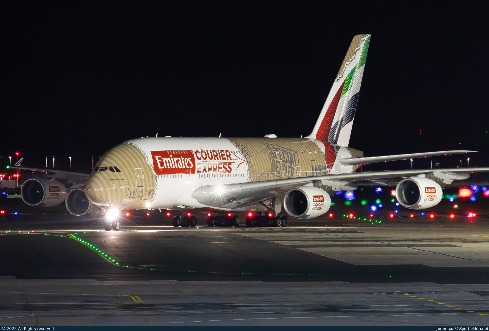 Photo of A6-EET - Airbus A380-861 operated by Emirates