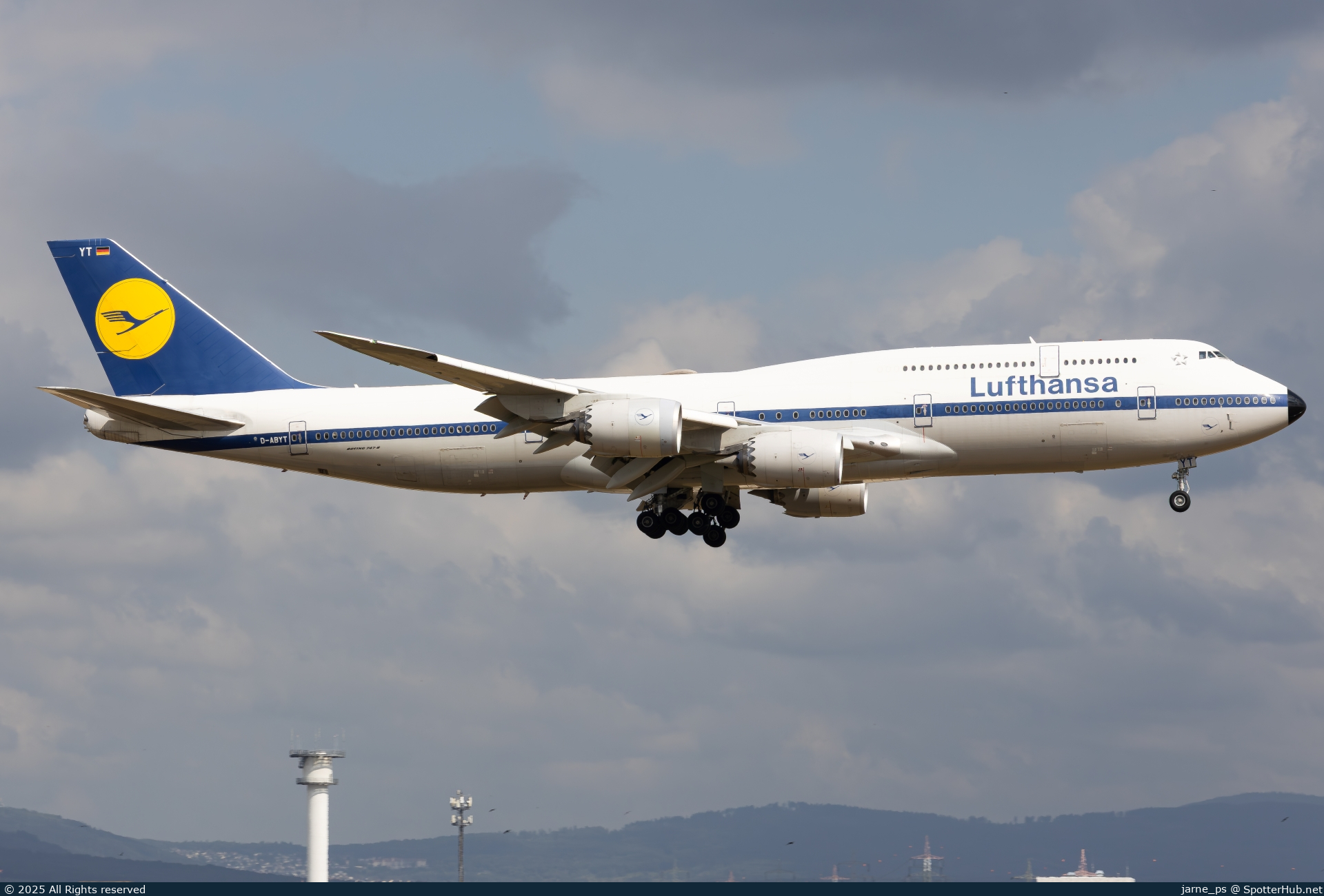 Photo of D-ABYT - Boeing 747-830 operated by Lufthansa