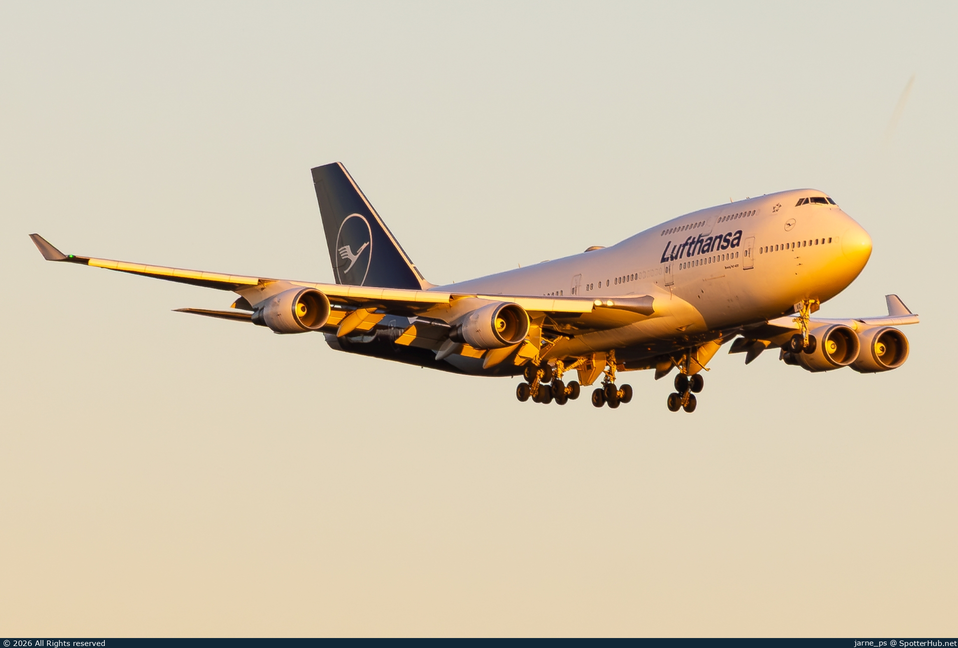 Photo of D-ABVZ - Boeing 747-430 operated by Lufthansa