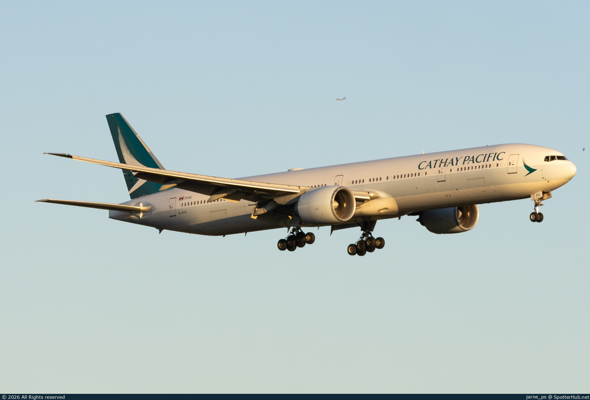 Photo of B-KPX - Boeing 777-367(ER) operated by Cathay Pacific Airways