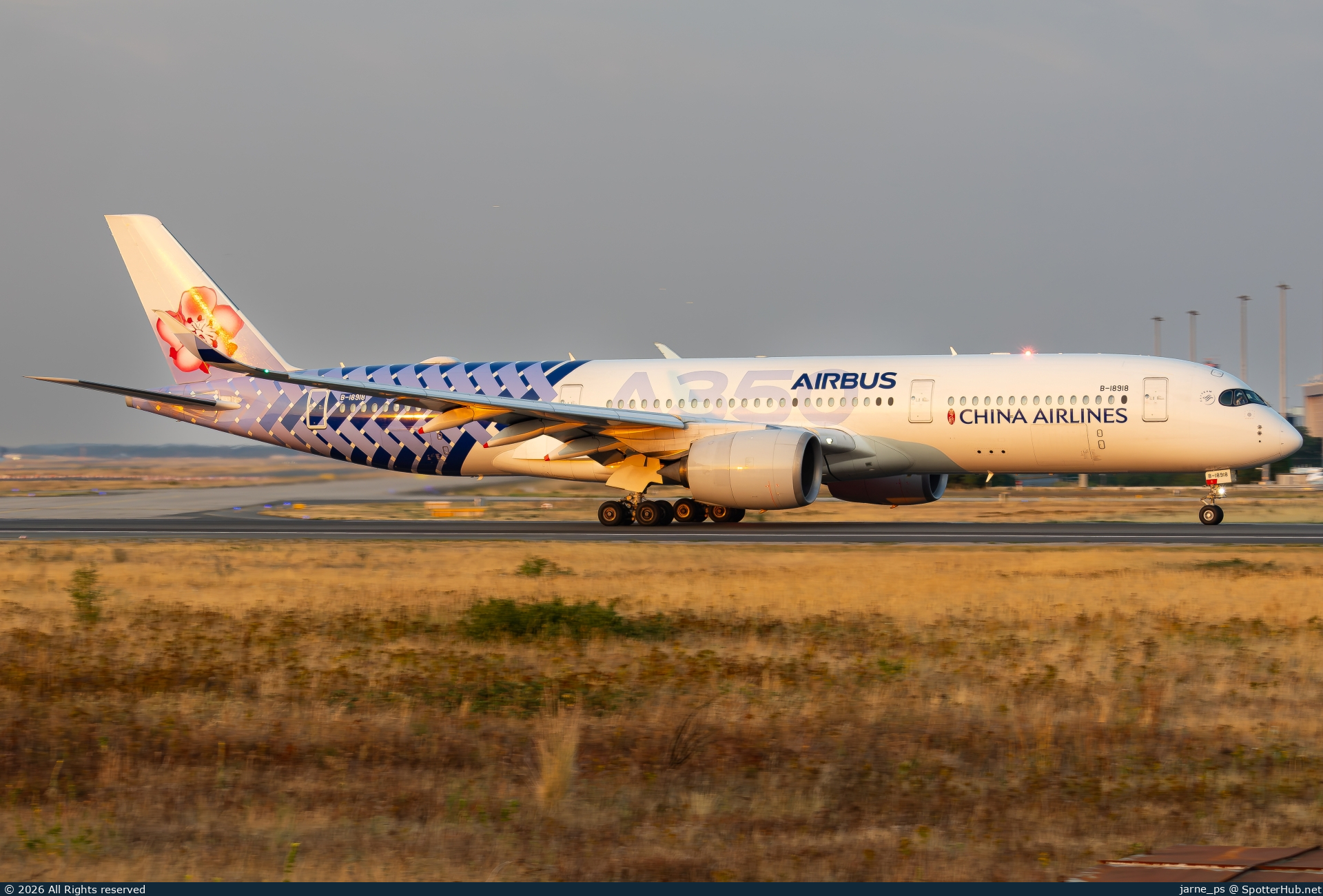 Photo of B-18918 - Airbus A350-941 operated by China Airlines