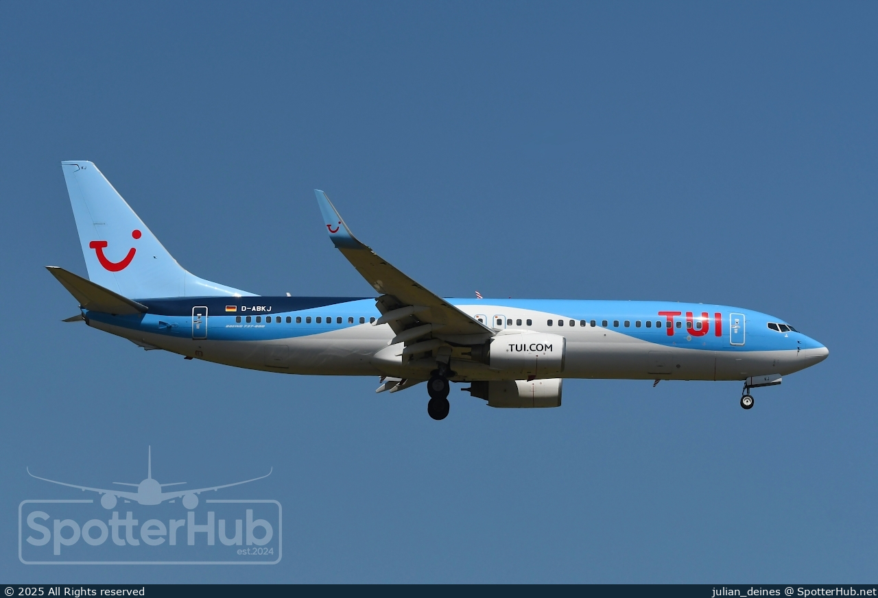 Photo of D-ABKJ - Boeing 737-86J operated by TUIfly